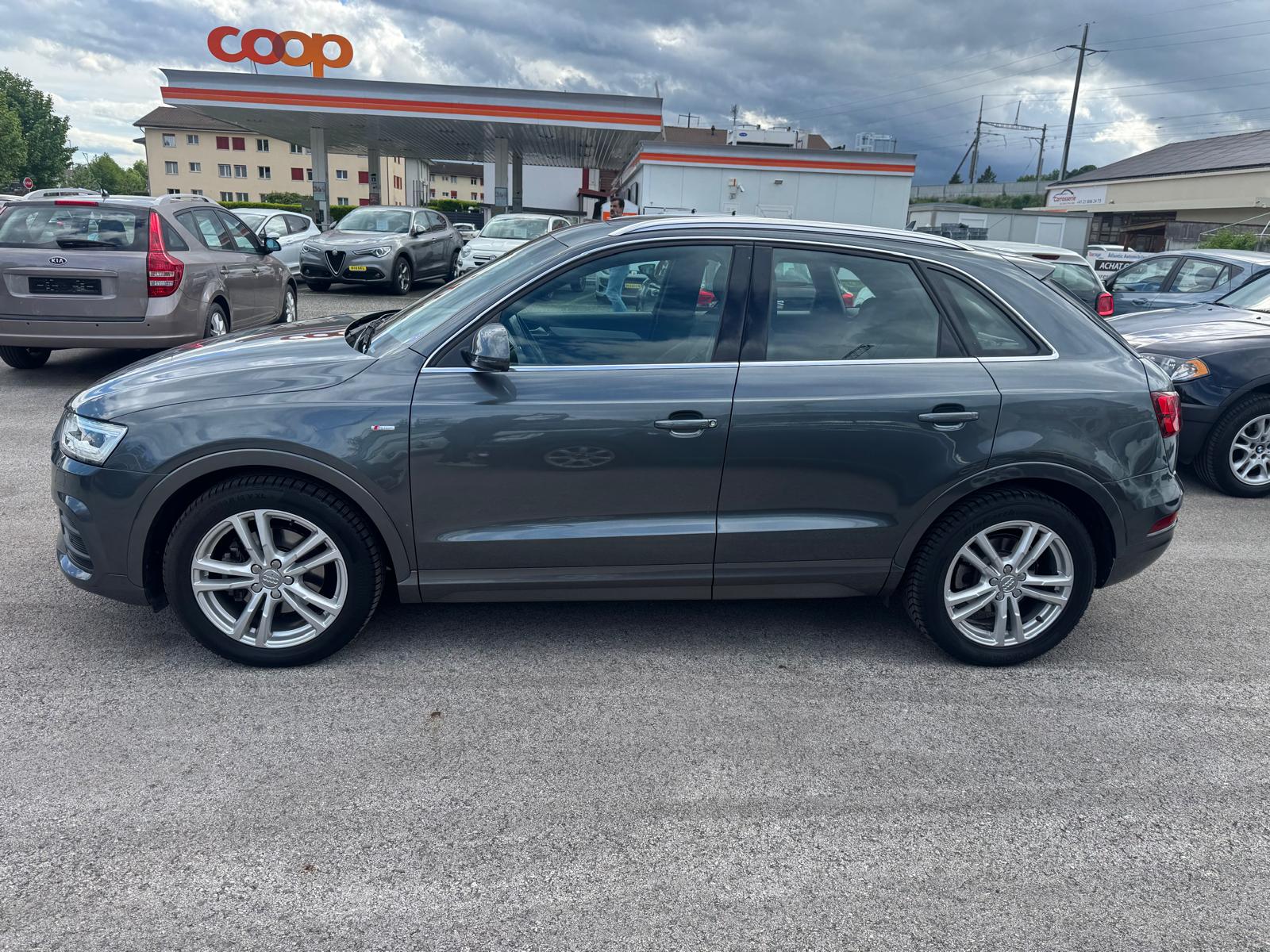 AUDI Q3 2.0 TFSI sport quattro S-tronic-image-2