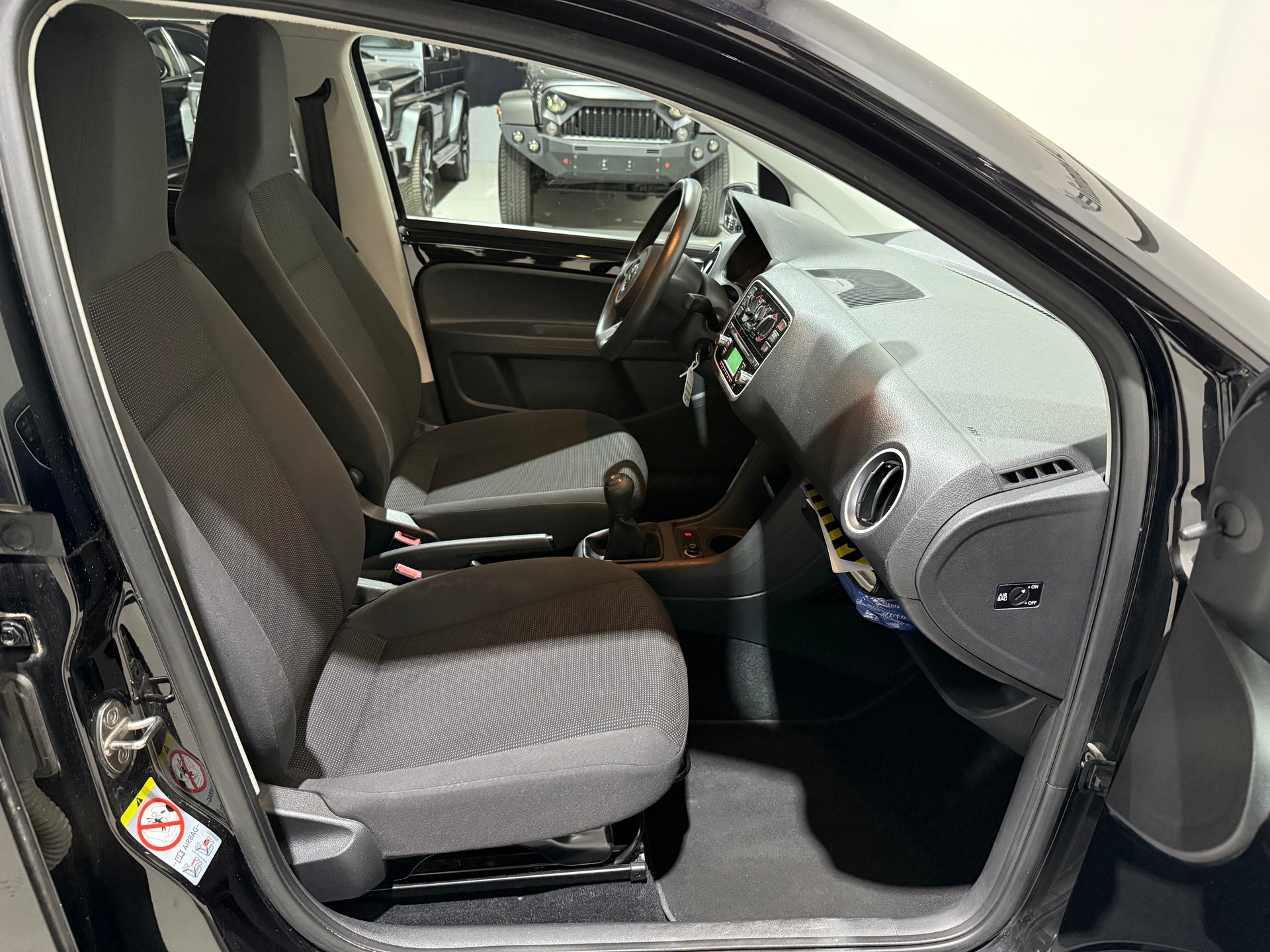 VW Up 1.0 move up-image-13