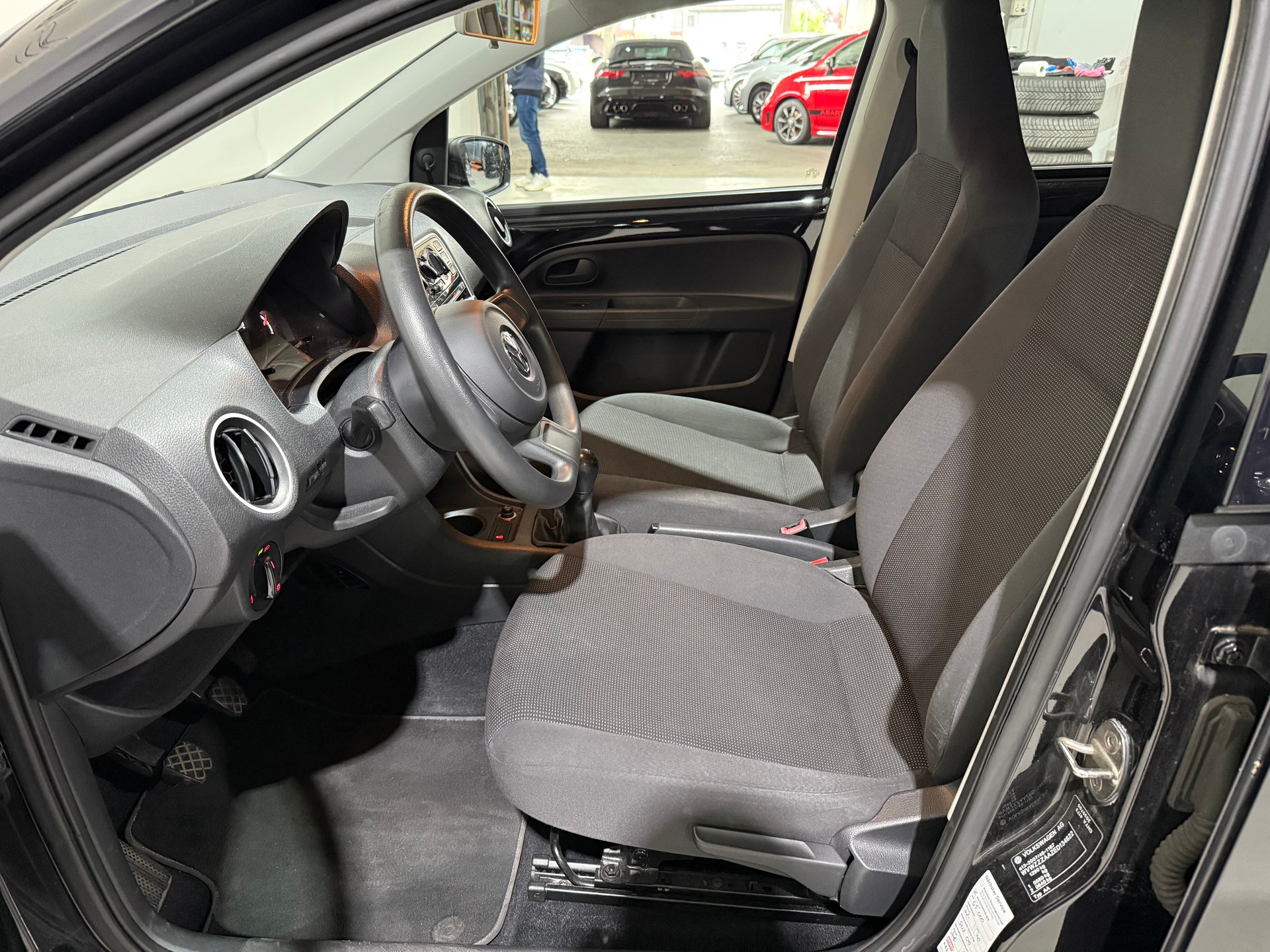 VW Up 1.0 move up-image-12