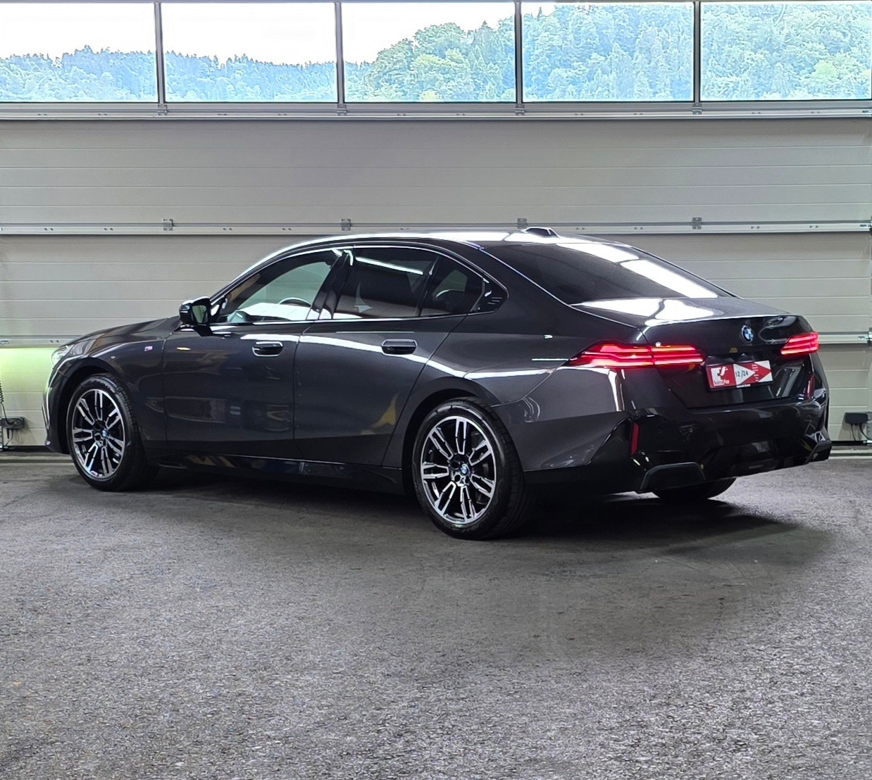 BMW 520i 48V M Sport Steptronic-showroom-element-2