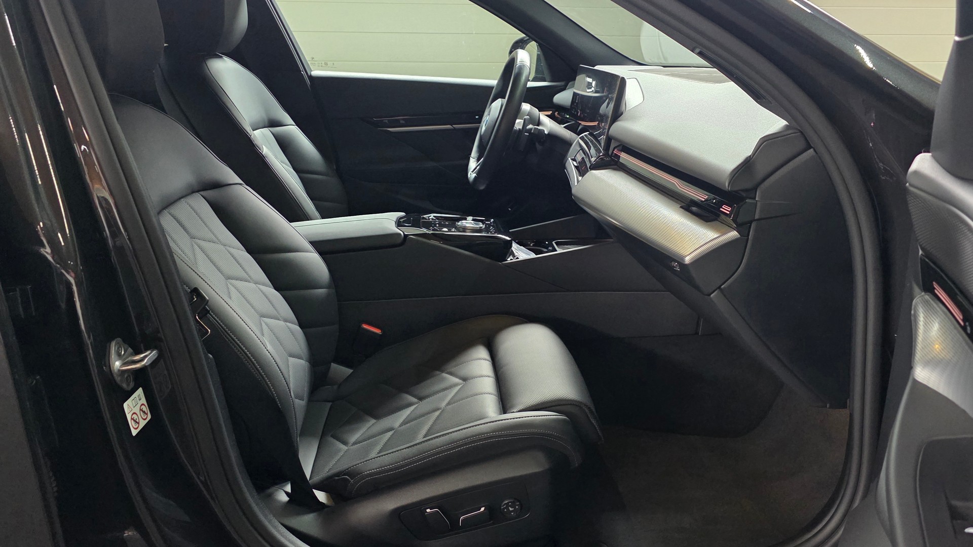 BMW 520i 48V M Sport Steptronic-image-25