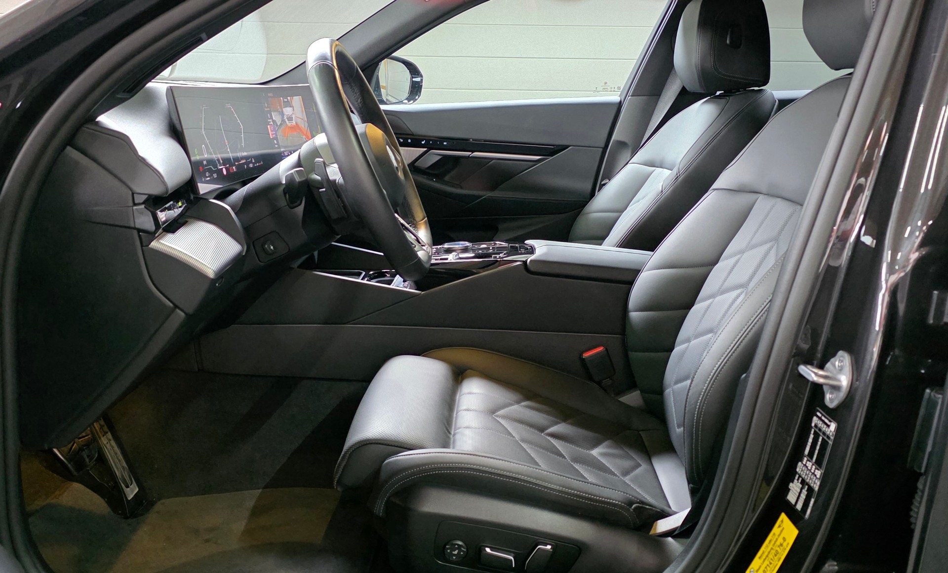 BMW 520i 48V M Sport Steptronic-image-8