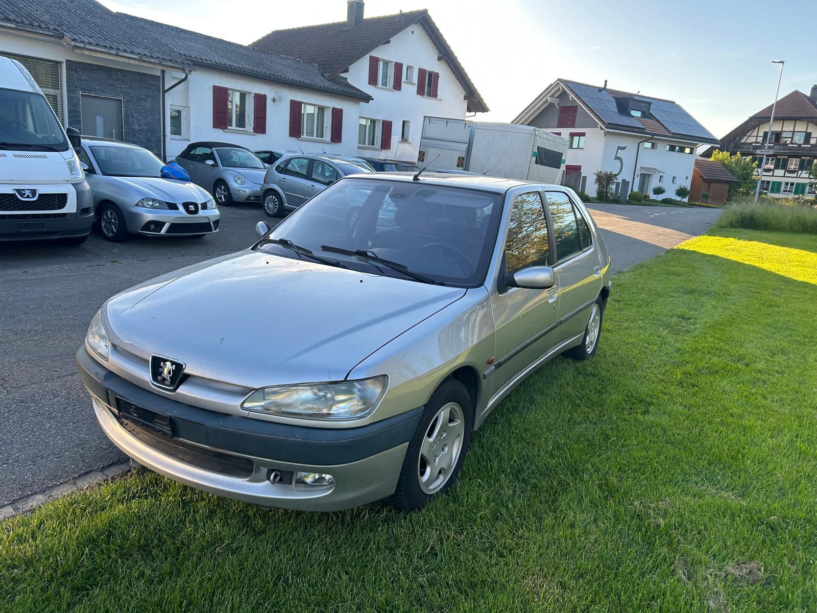 PEUGEOT 306 1.8 XT A-image-2