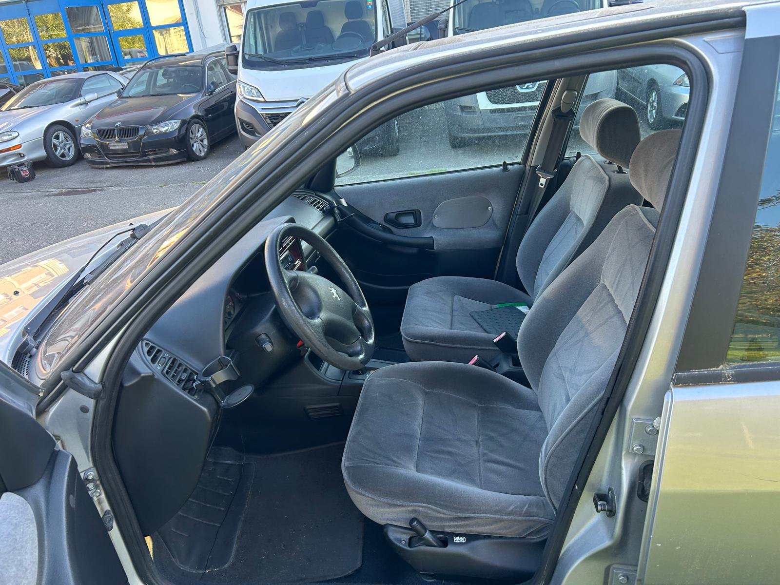 PEUGEOT 306 1.8 XT A-image-10