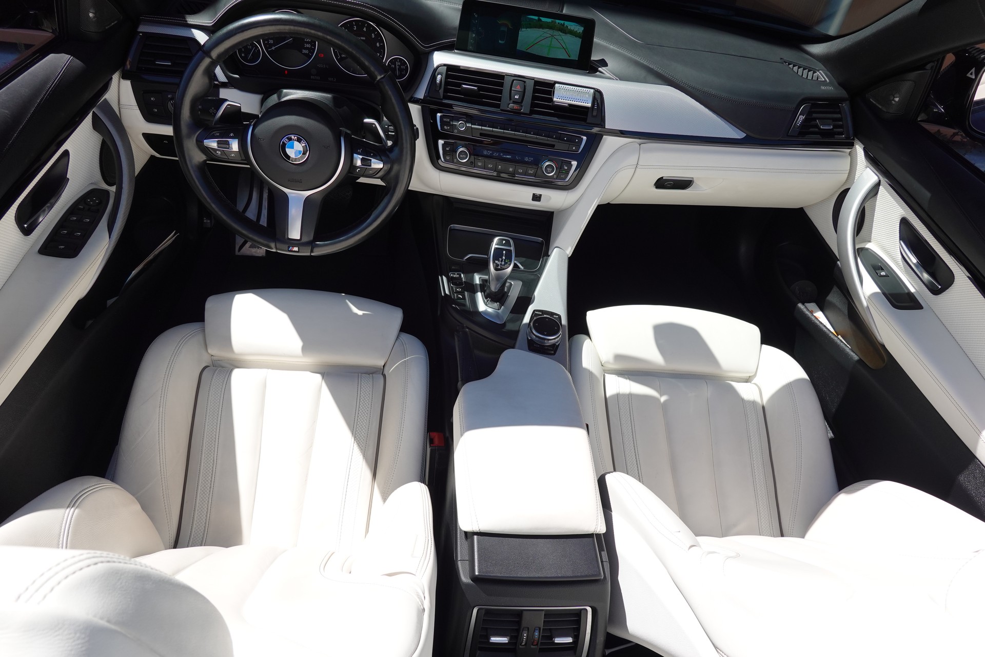 BMW 440i Cabriolet xDrive M Sport Steptronic - "CH Auto * Harman Kardon * Caméra * Sièges Sport * GPS * Tempomat Adap"-image-11