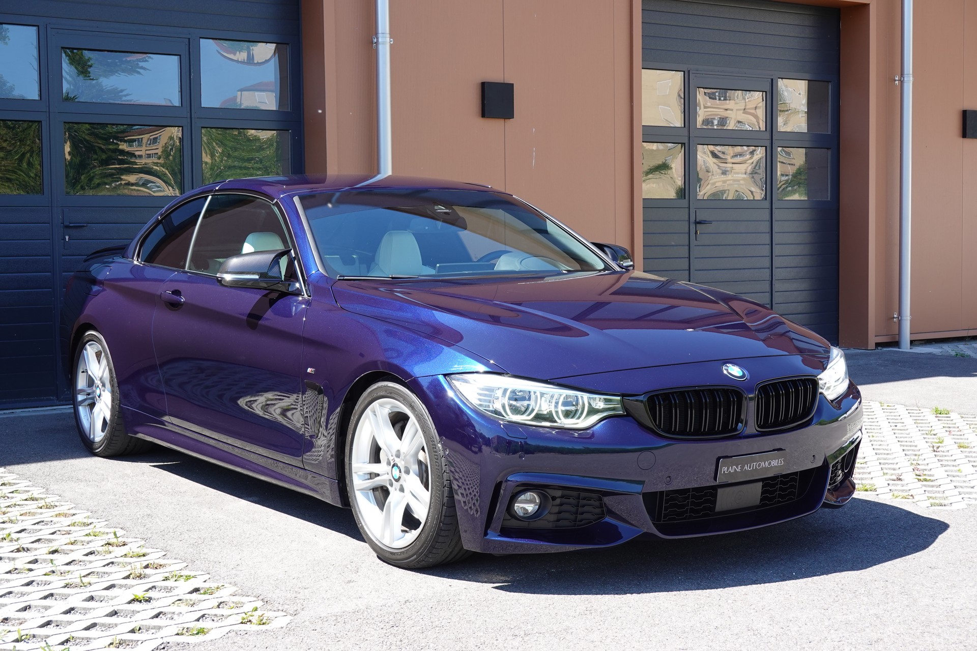 BMW 440i Cabriolet xDrive M Sport Steptronic - "CH Auto * Harman Kardon * Caméra * Sièges Sport * GPS * Tempomat Adap"-showroom-element-2