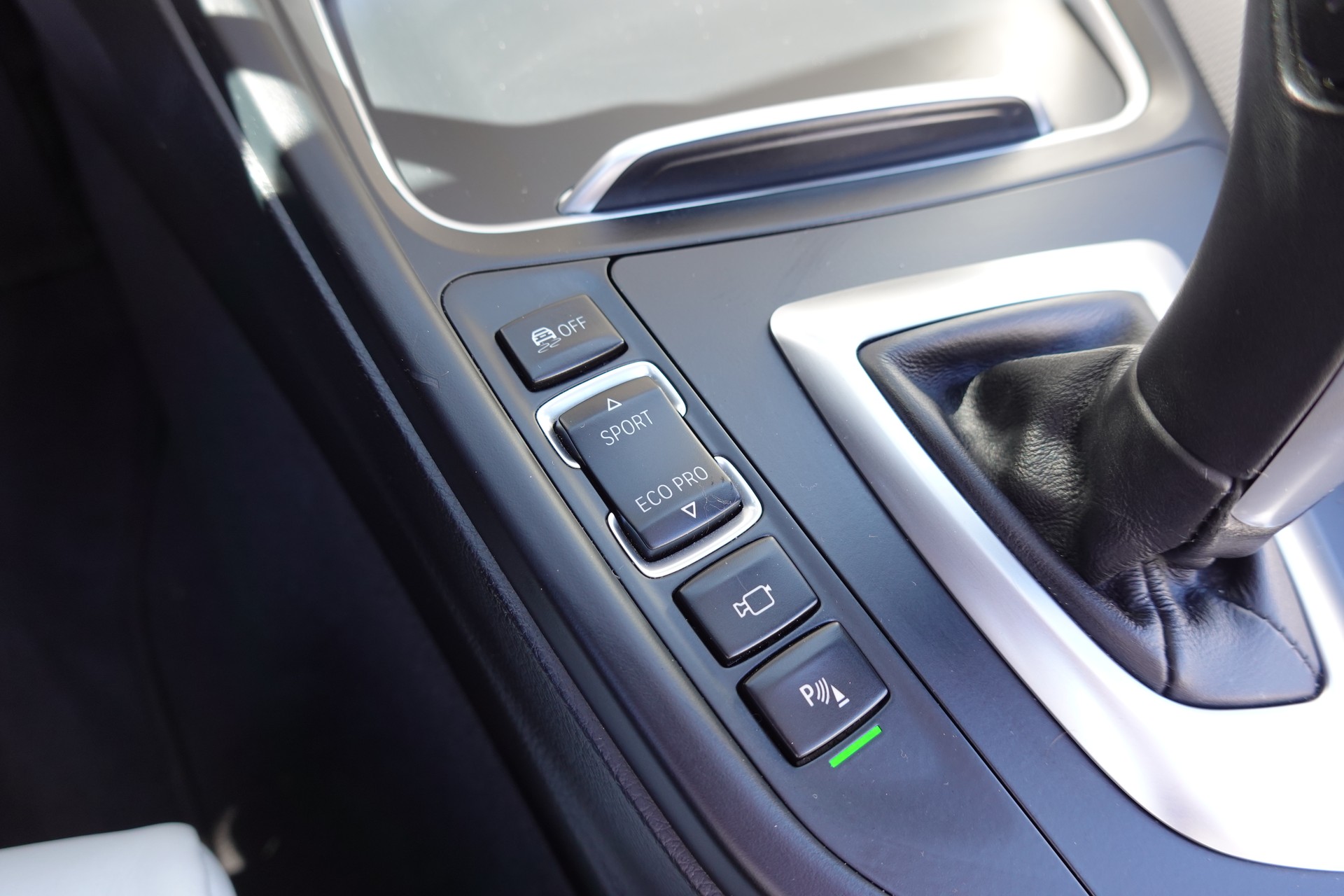 BMW 440i Cabriolet xDrive M Sport Steptronic - "CH Auto * Harman Kardon * Caméra * Sièges Sport * GPS * Tempomat Adap"-image-15