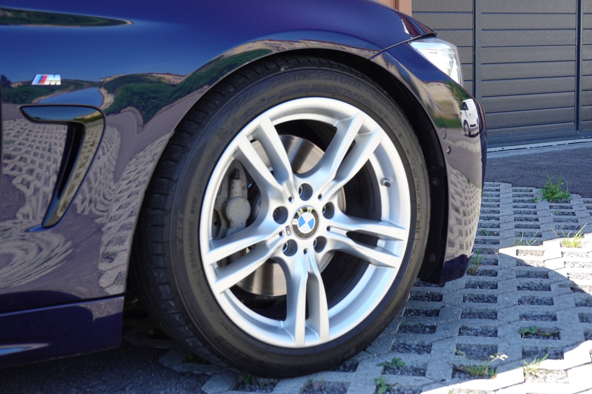 BMW 440i Cabriolet xDrive M Sport Steptronic - "CH Auto * Harman Kardon * Caméra * Sièges Sport * GPS * Tempomat Adap"-image-4