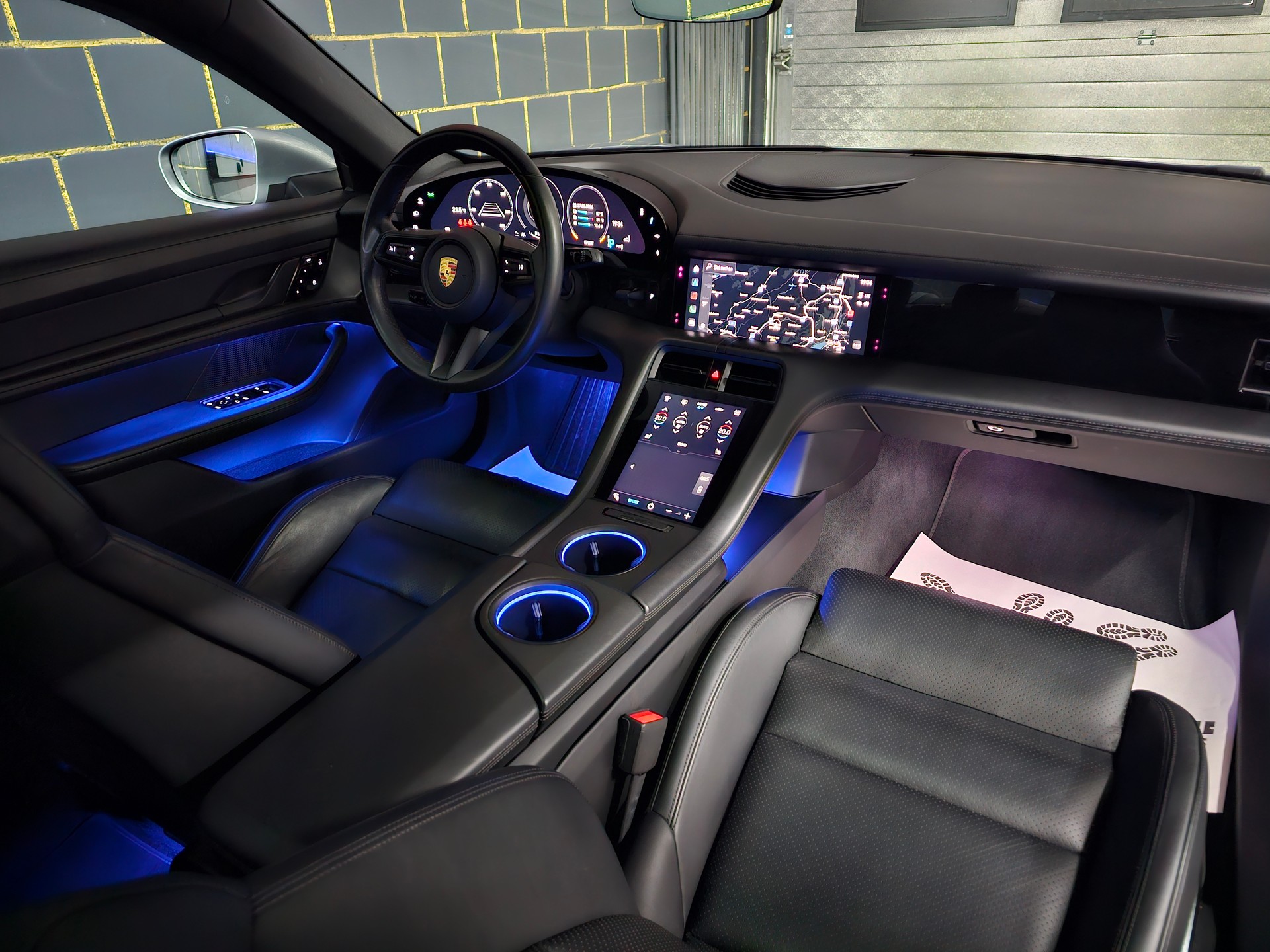 PORSCHE Taycan 4S-image-8