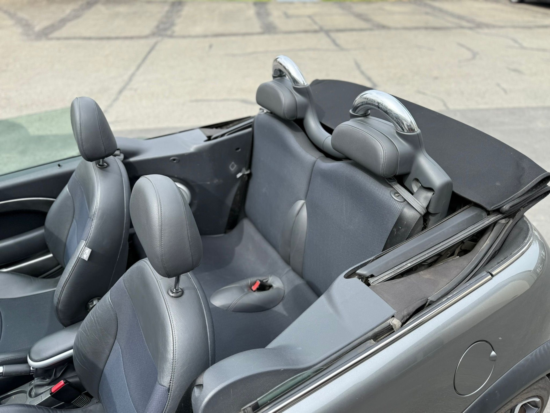 MINI Cooper S Cabriolet-image-10