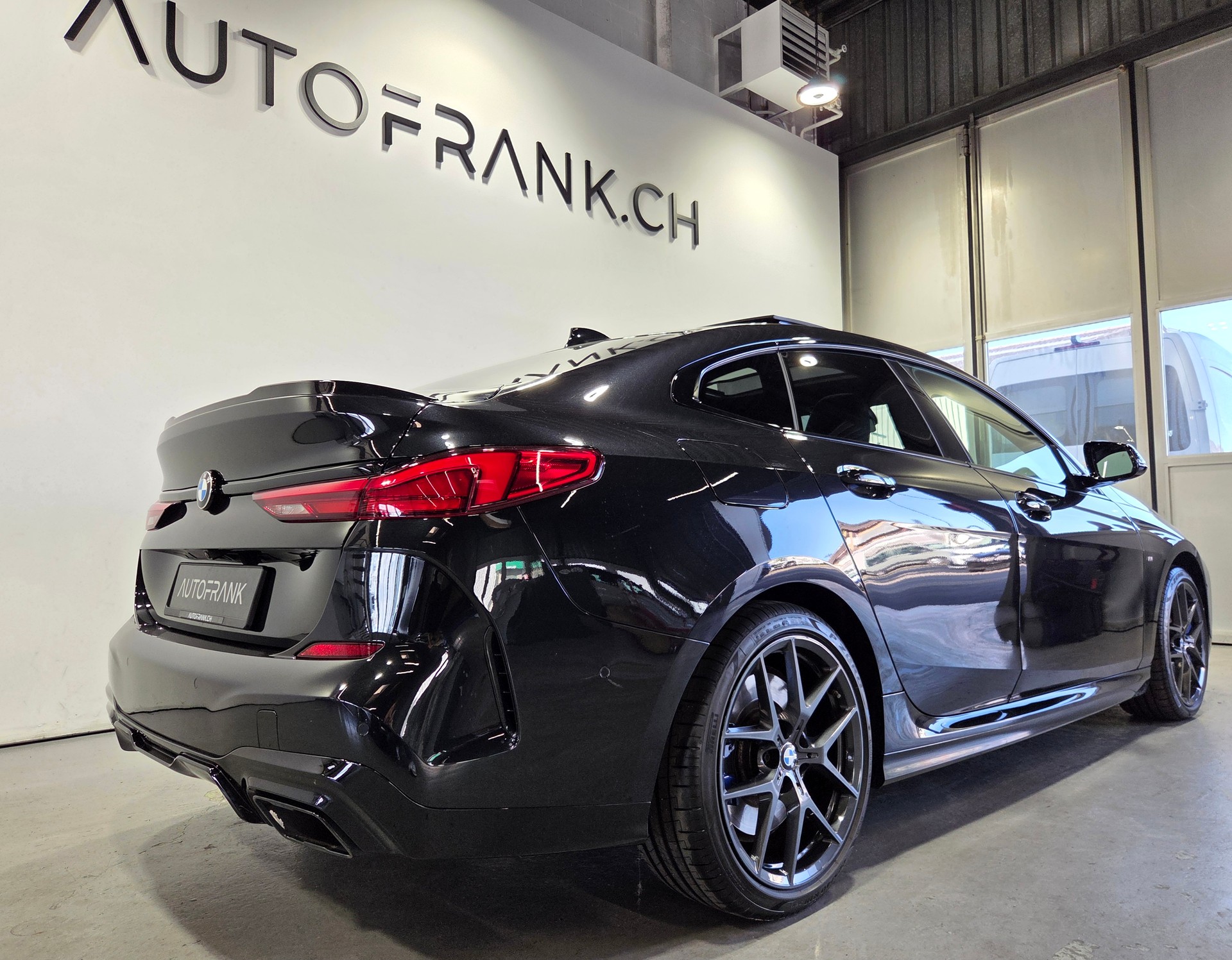BMW M235i xDrive Gran Coupé-showroom-element-2