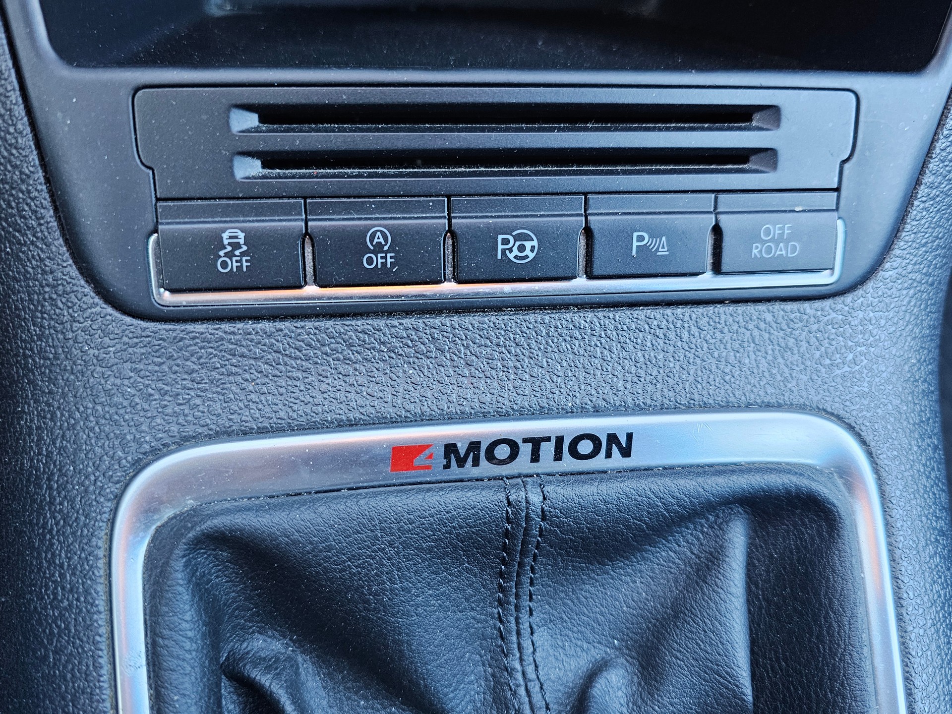VW Tiguan 2.0 TDI BlueMotion Track&Field 4Motion-image-10