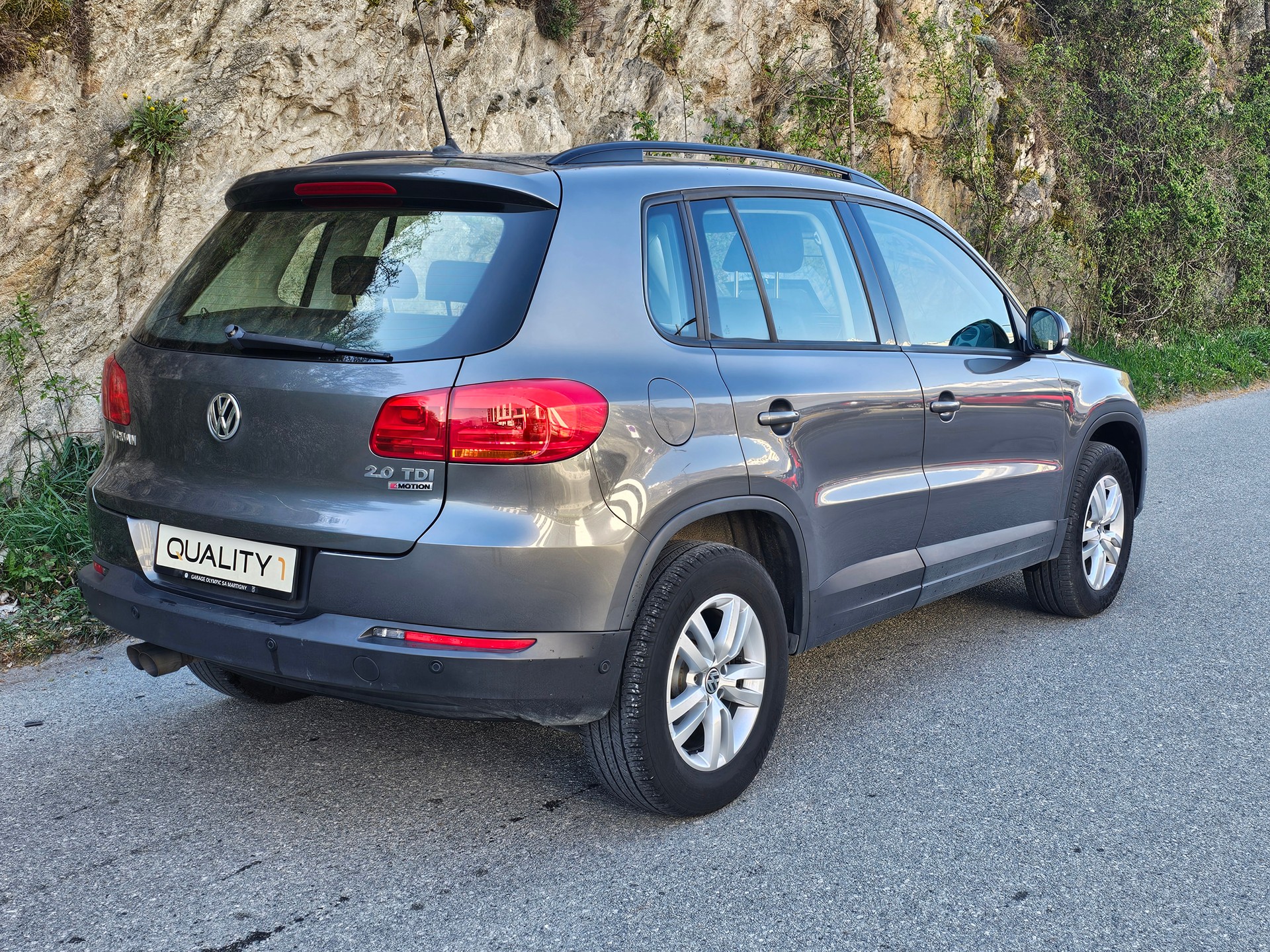 VW Tiguan 2.0 TDI BlueMotion Track&Field 4Motion-image-3