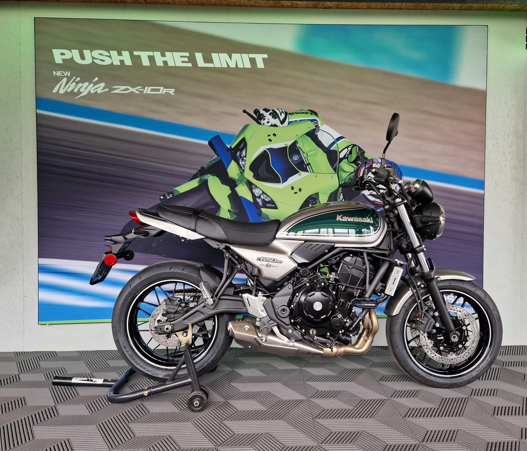 KAWASAKI Z 650 RS-image-2