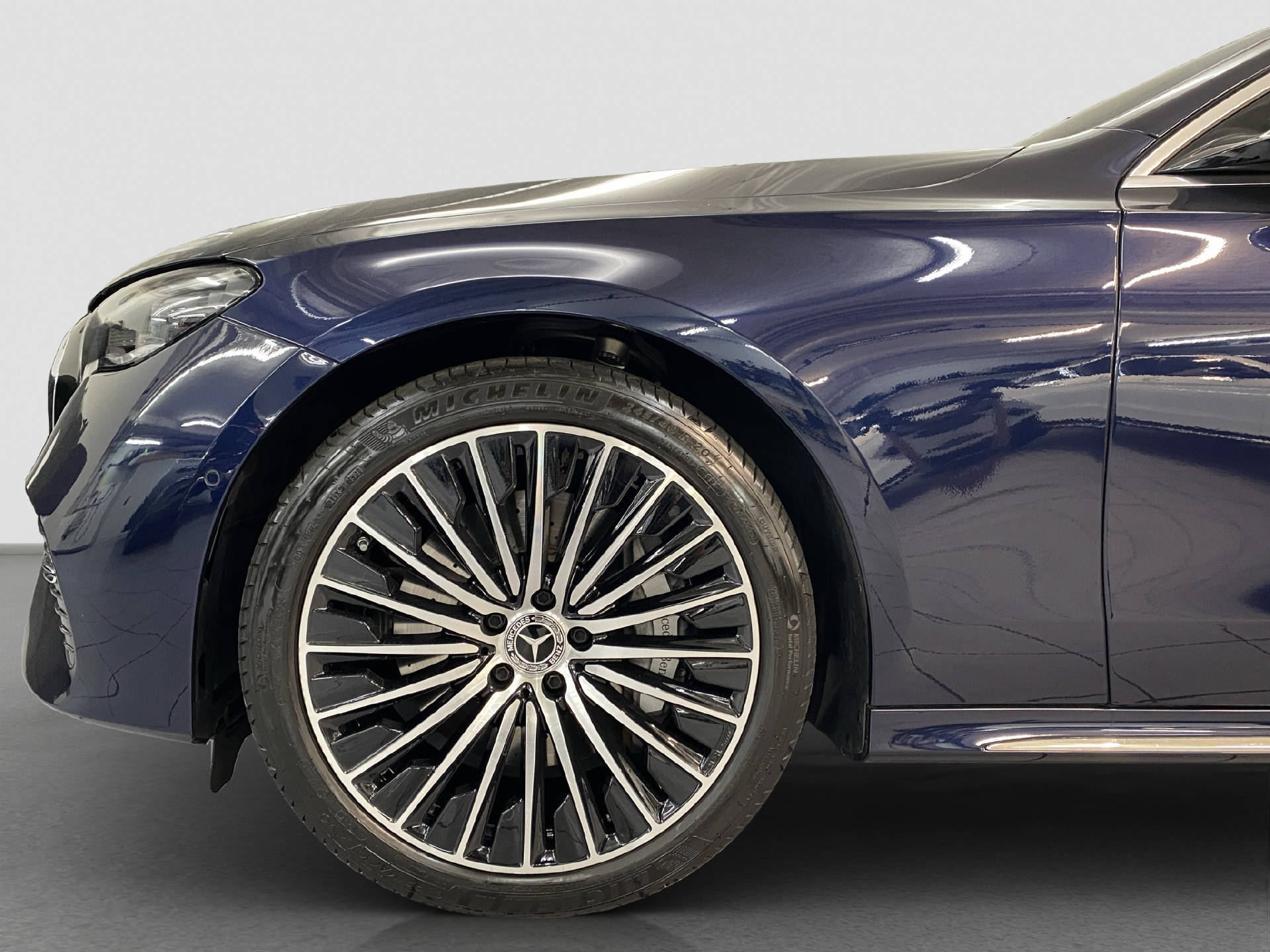 MERCEDES-BENZ E 400 e Exclusive 4MATIC-image-6