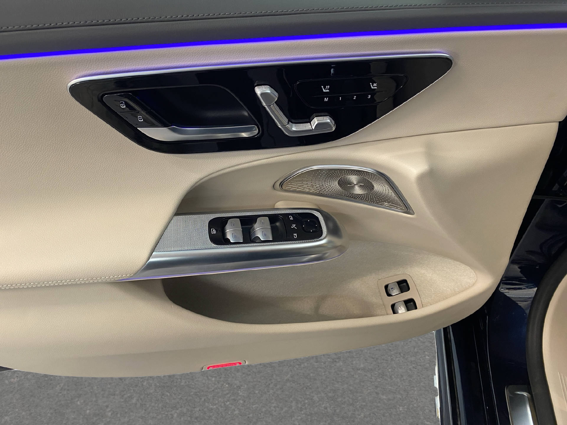 MERCEDES-BENZ E 400 e Exclusive 4MATIC-image-10