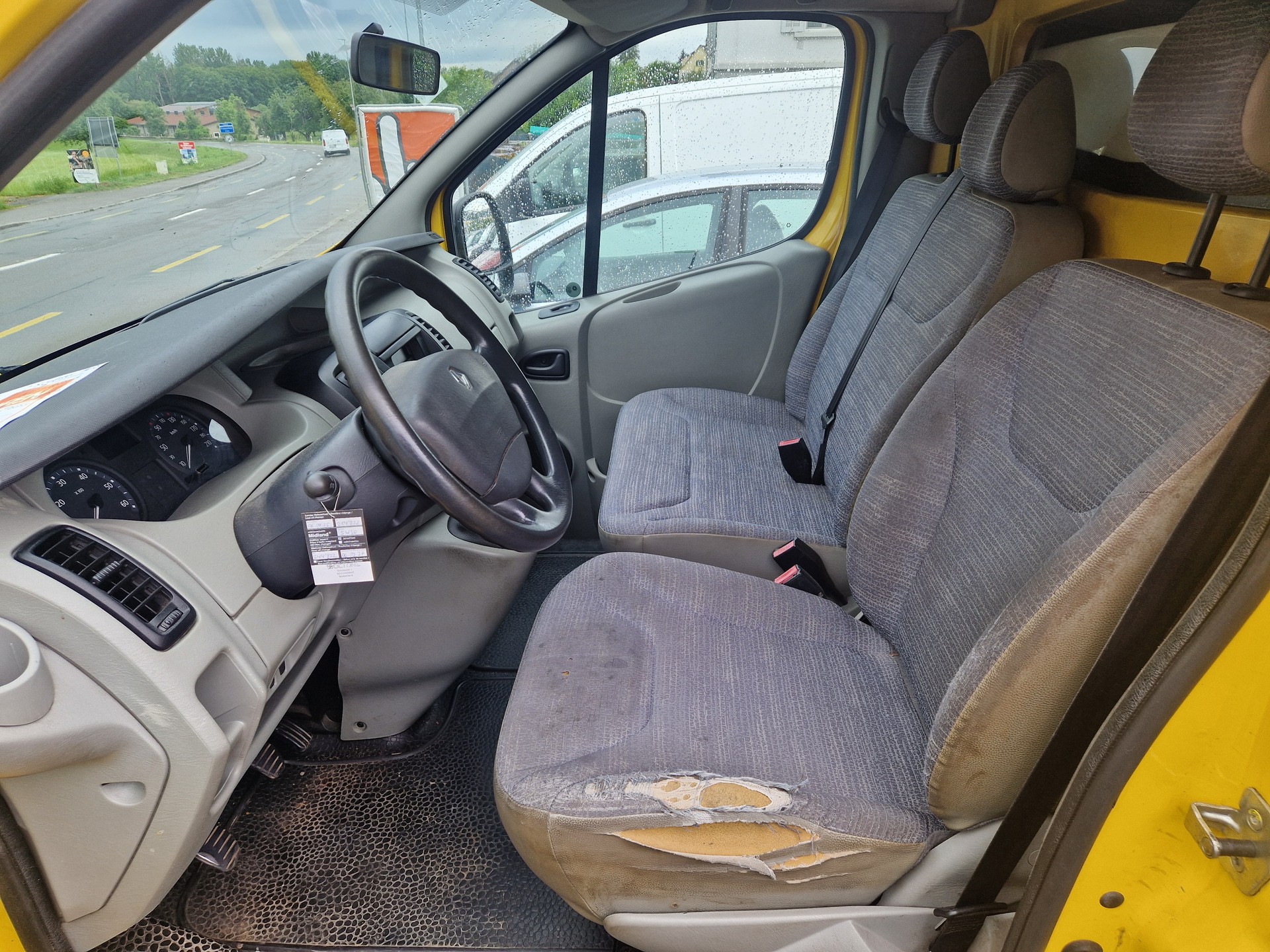 RENAULT Trafic 2.5 dCi 2.9t L1H1-image-11