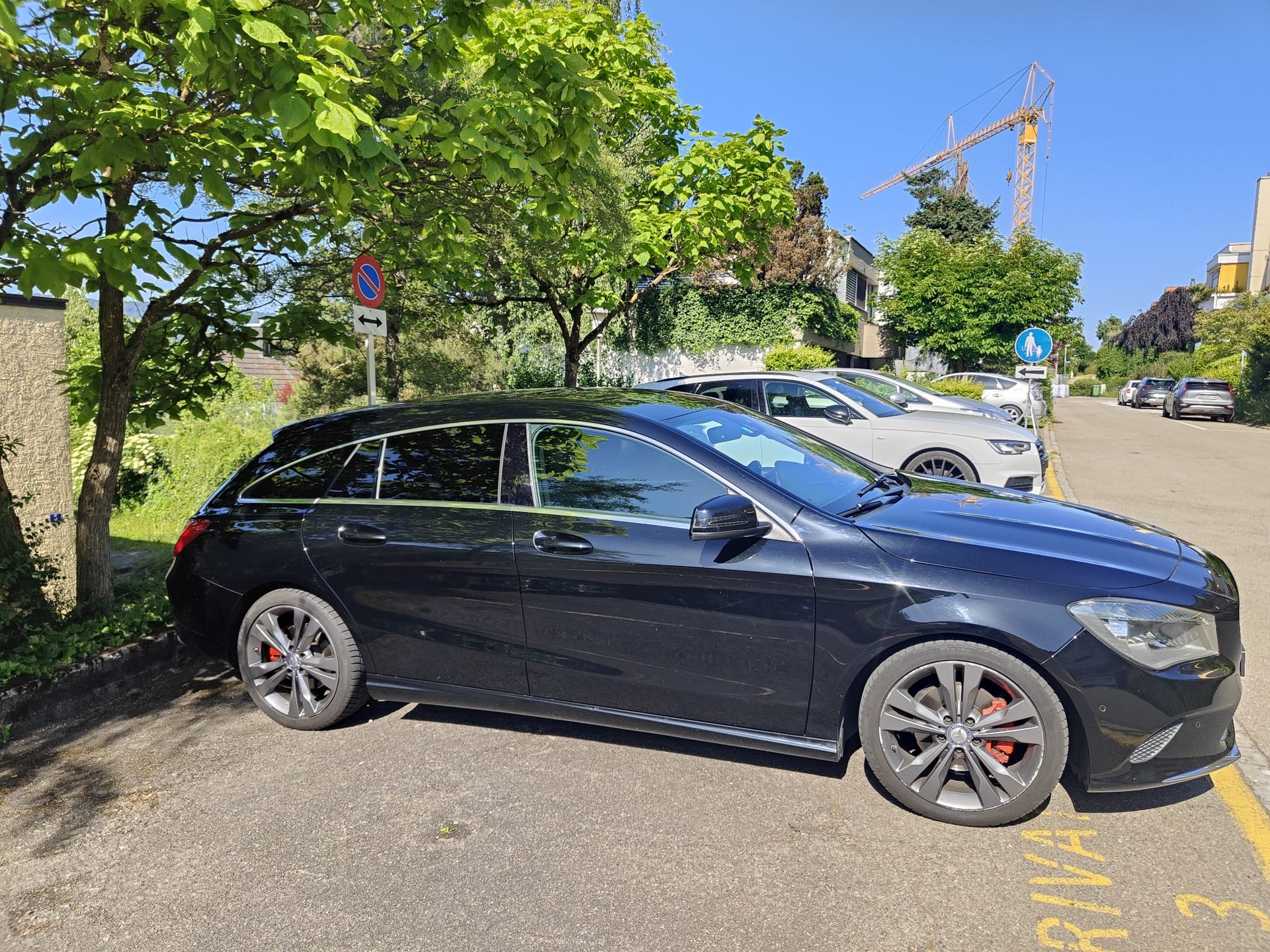 MERCEDES-BENZ CLA 180 Shooting Break-image-2