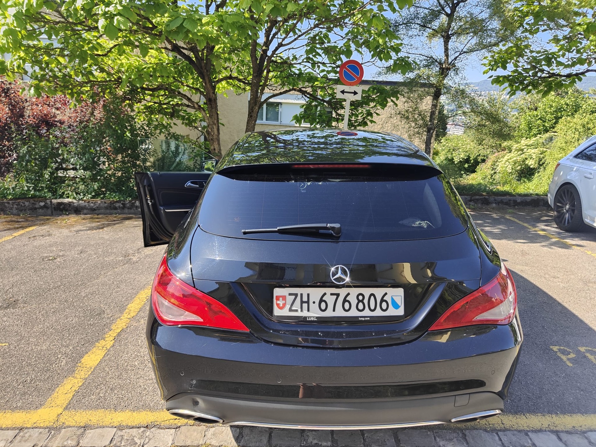 MERCEDES-BENZ CLA 180 Shooting Break-image-4
