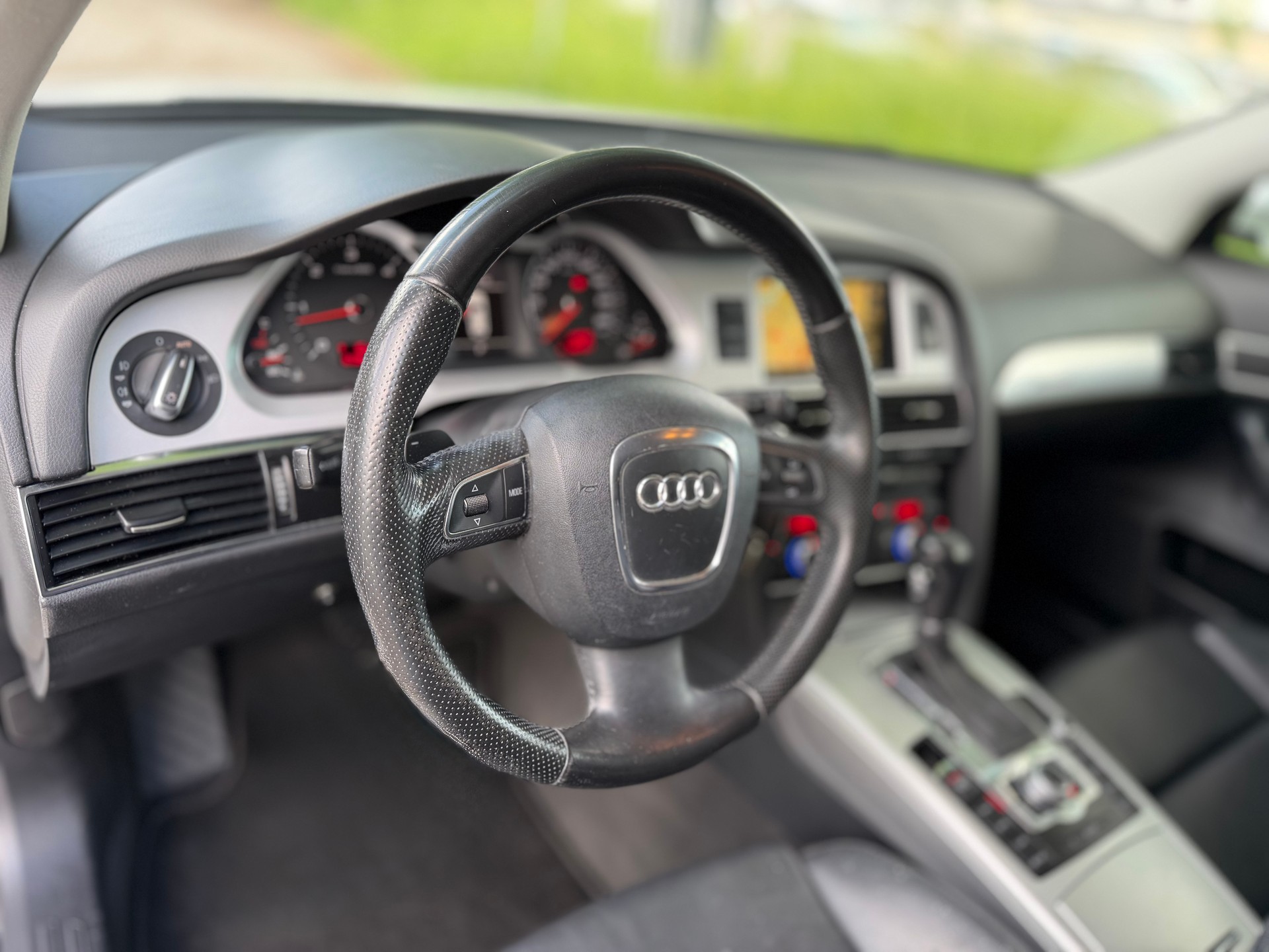 AUDI 3.0 V6 TDI quattro T-Tronic-image-4