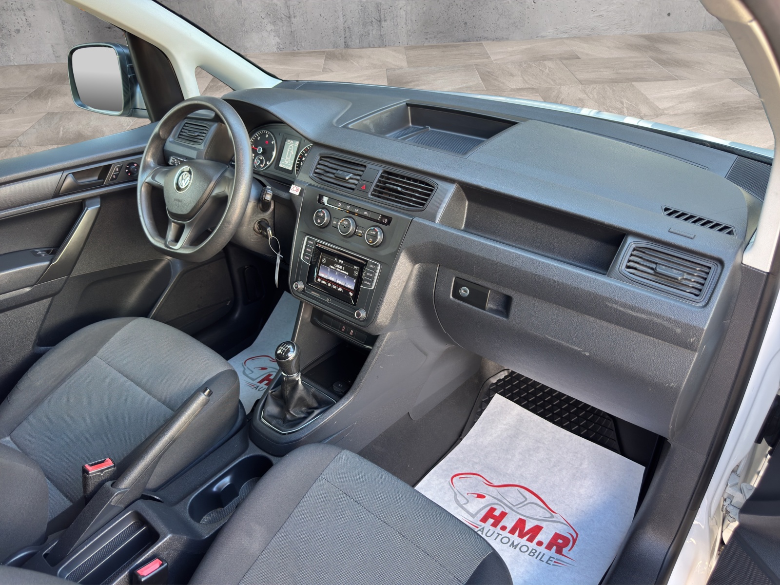 VW Caddy 2.0TDI 4Motion BlueMotion Technology-image-8