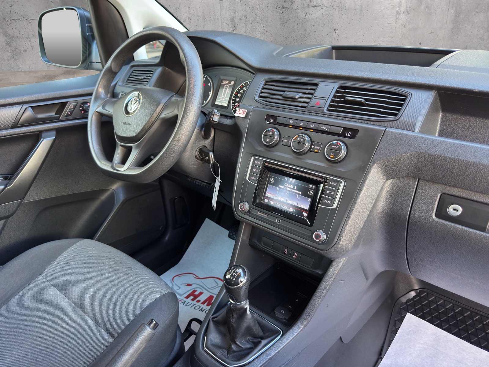 VW Caddy 2.0TDI 4Motion BlueMotion Technology-image-9