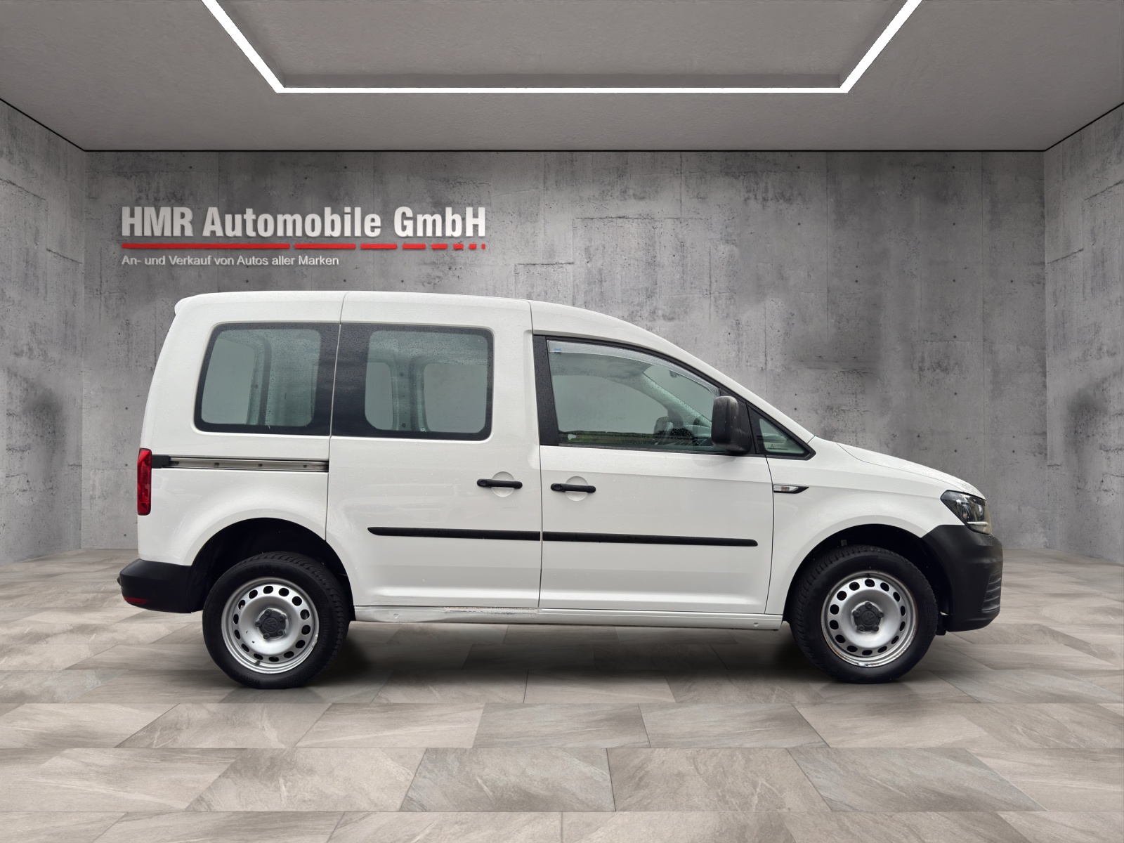 VW Caddy 2.0TDI 4Motion BlueMotion Technology-image-5