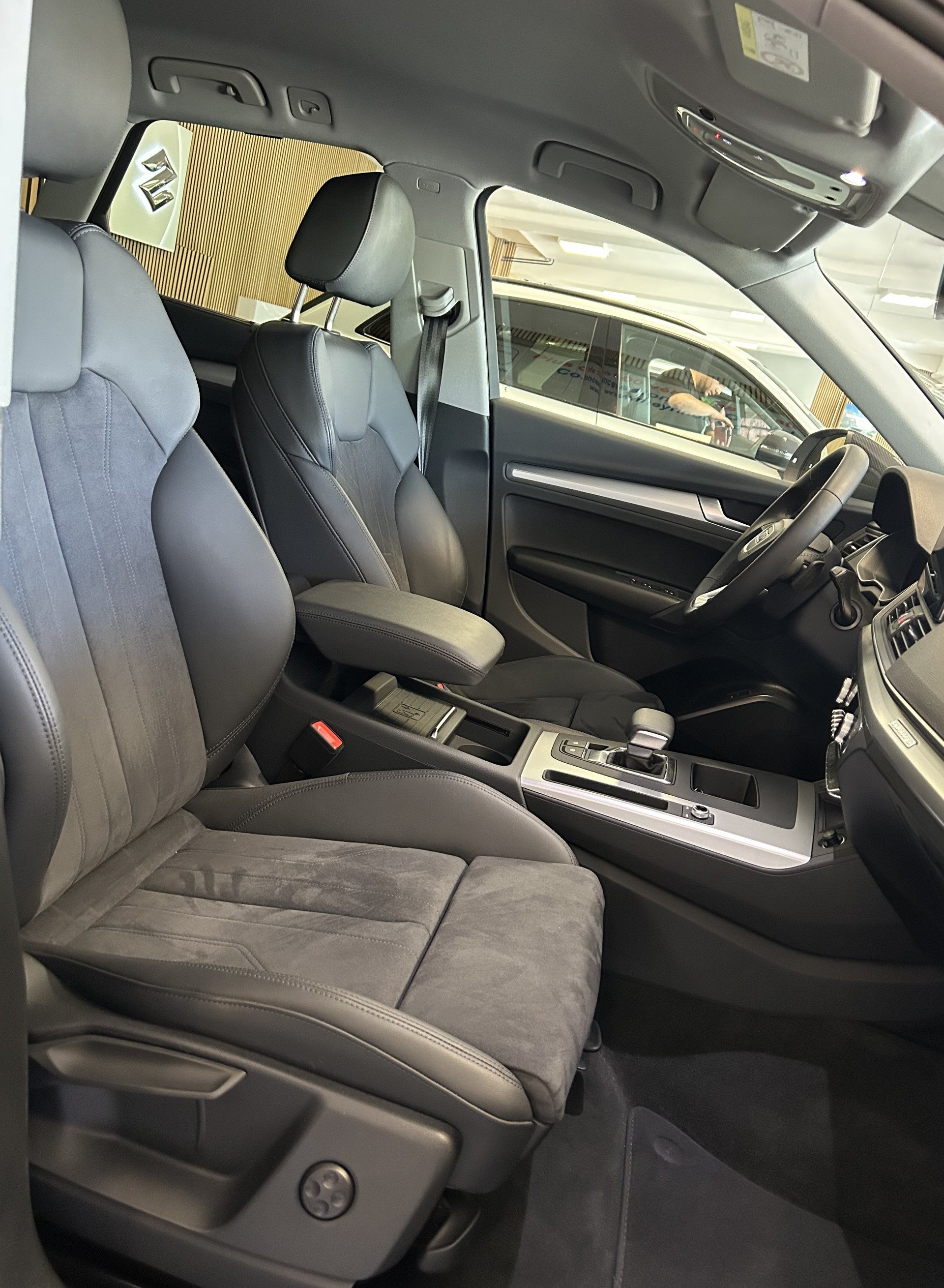 AUDI Q5 2.0 40 TDI S-Line quattro S-Tronic-image-22
