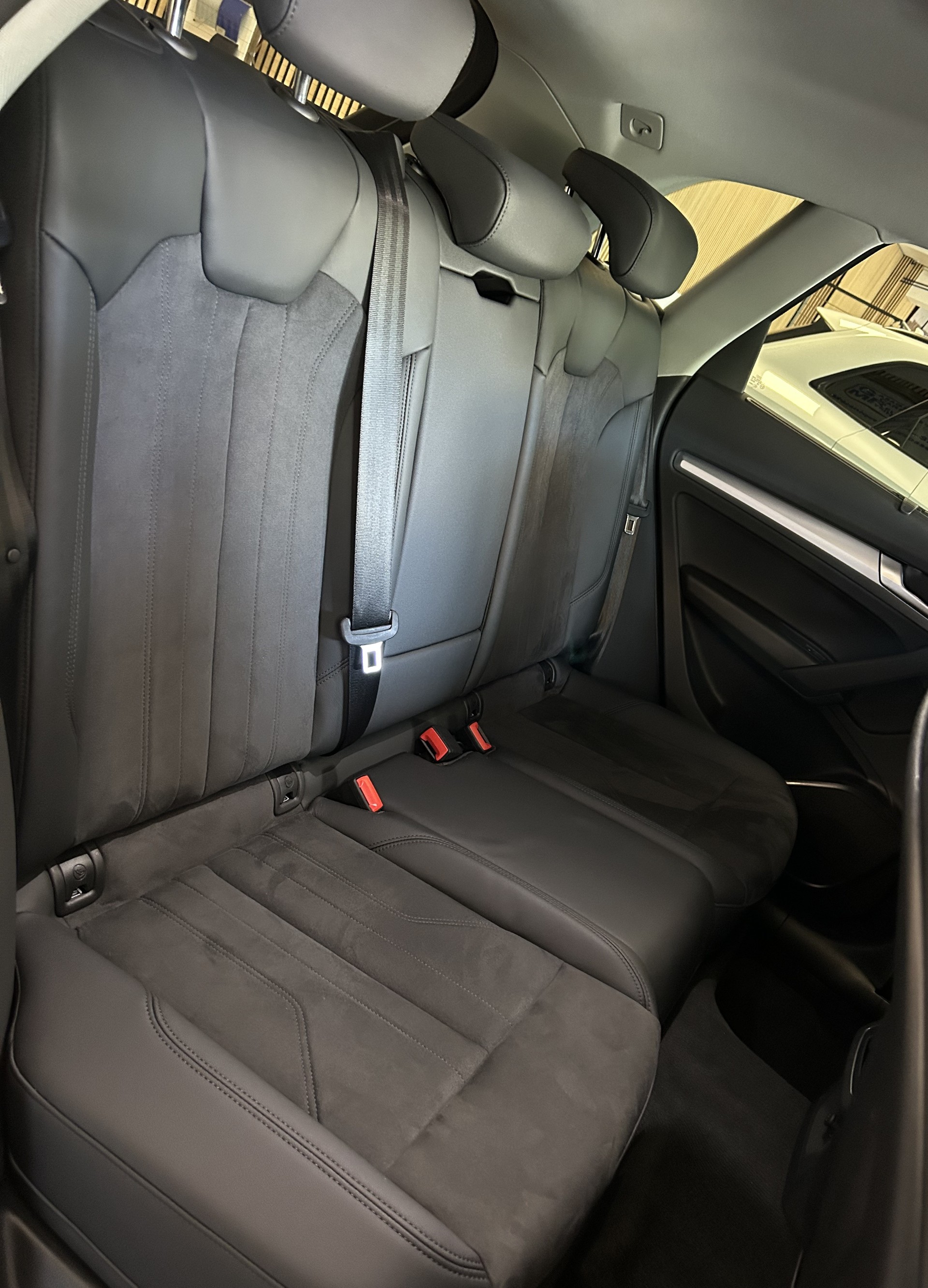 AUDI Q5 2.0 40 TDI S-Line quattro S-Tronic-image-25