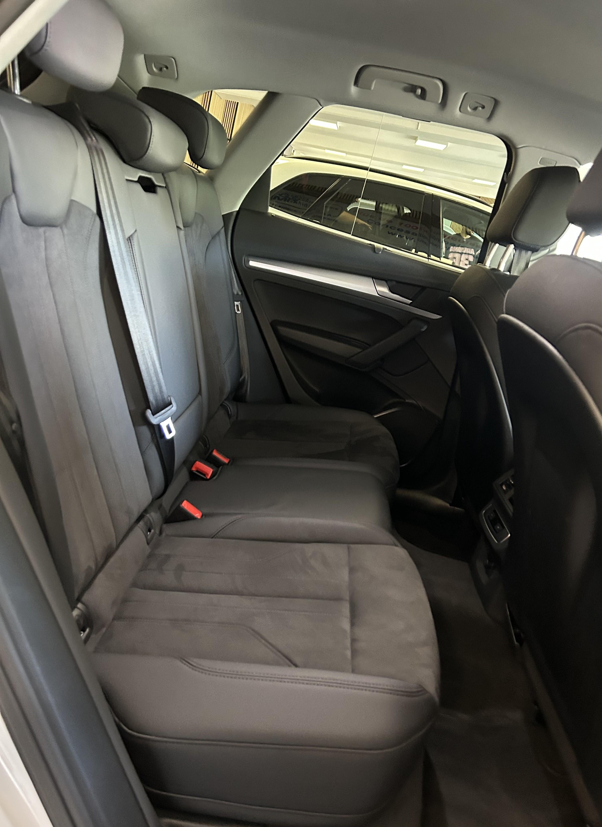 AUDI Q5 2.0 40 TDI S-Line quattro S-Tronic-image-23