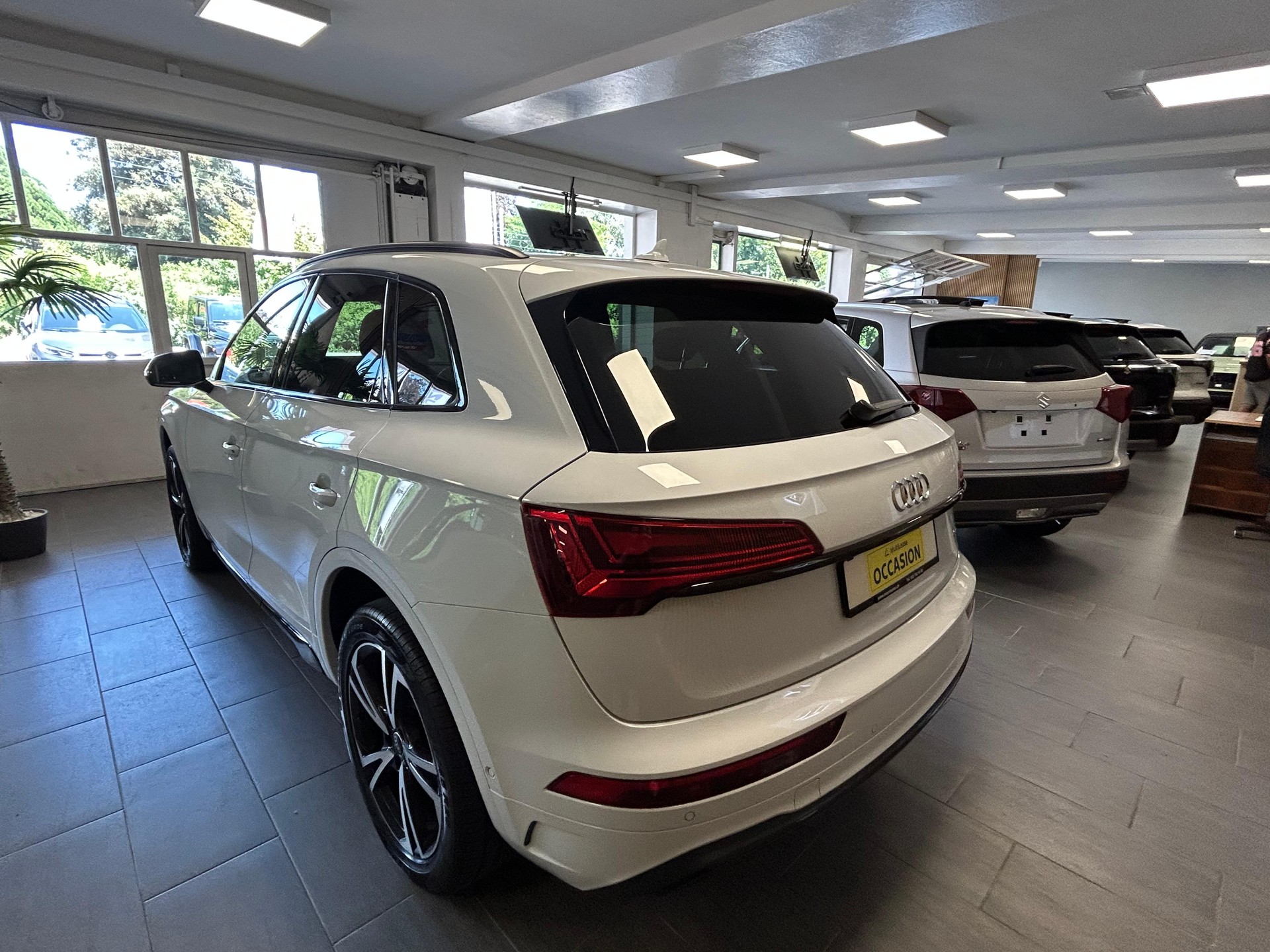 AUDI Q5 2.0 40 TDI S-Line quattro S-Tronic-image-4