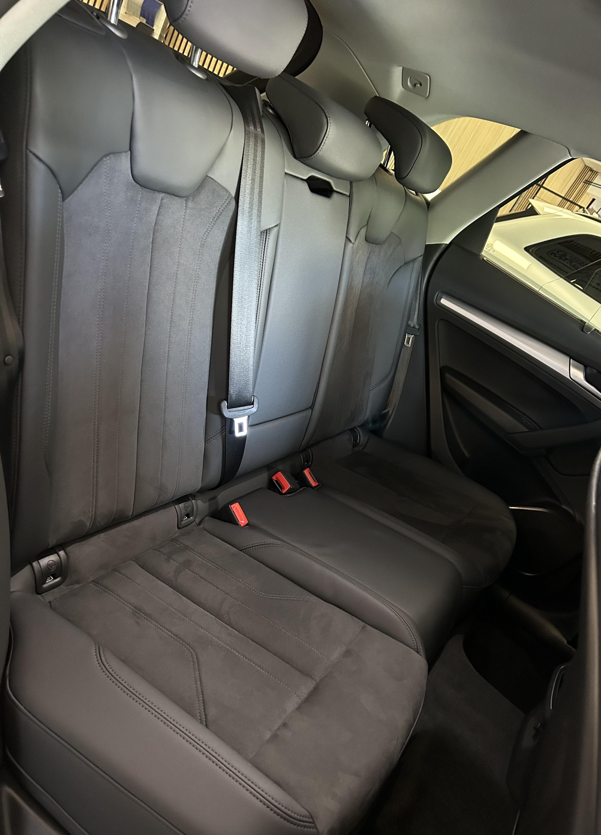 AUDI Q5 2.0 40 TDI S-Line quattro S-Tronic-image-24