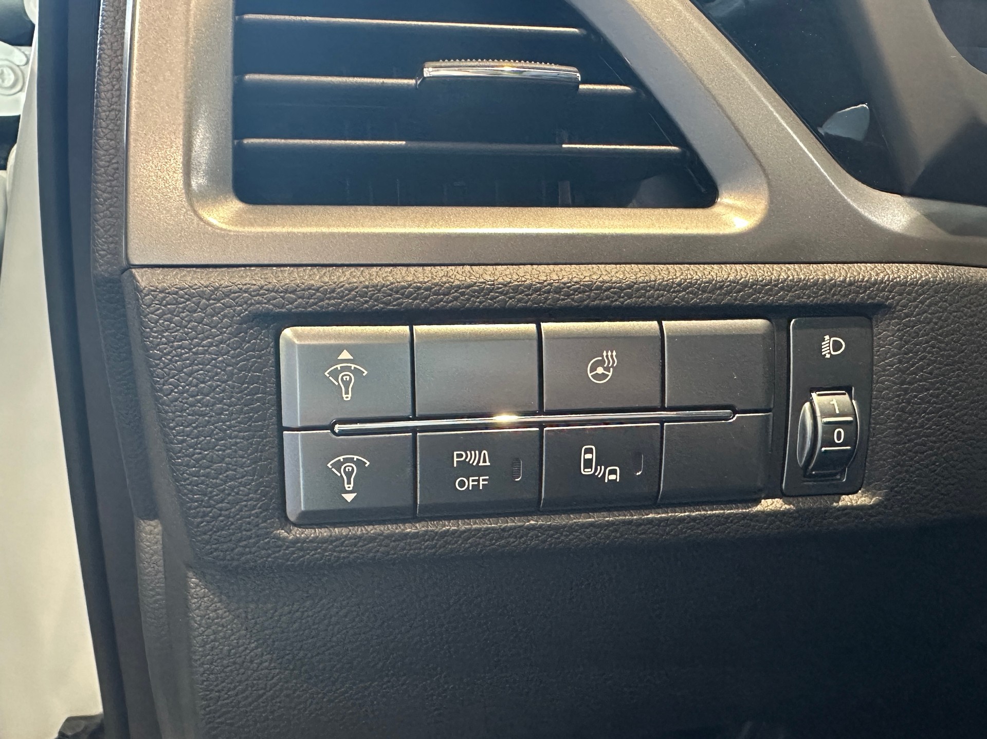 KGM-SsangYong Korando 1.5 T GDI Steel 4WD Automat-image-17