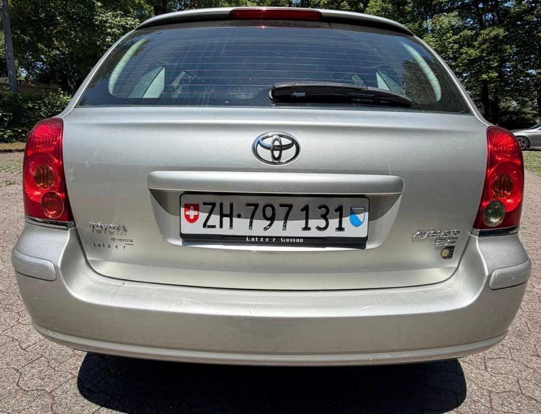 TOYOTA Avensis 2.0 D4 VVT-i Linea Sol Sportswagon-image-4