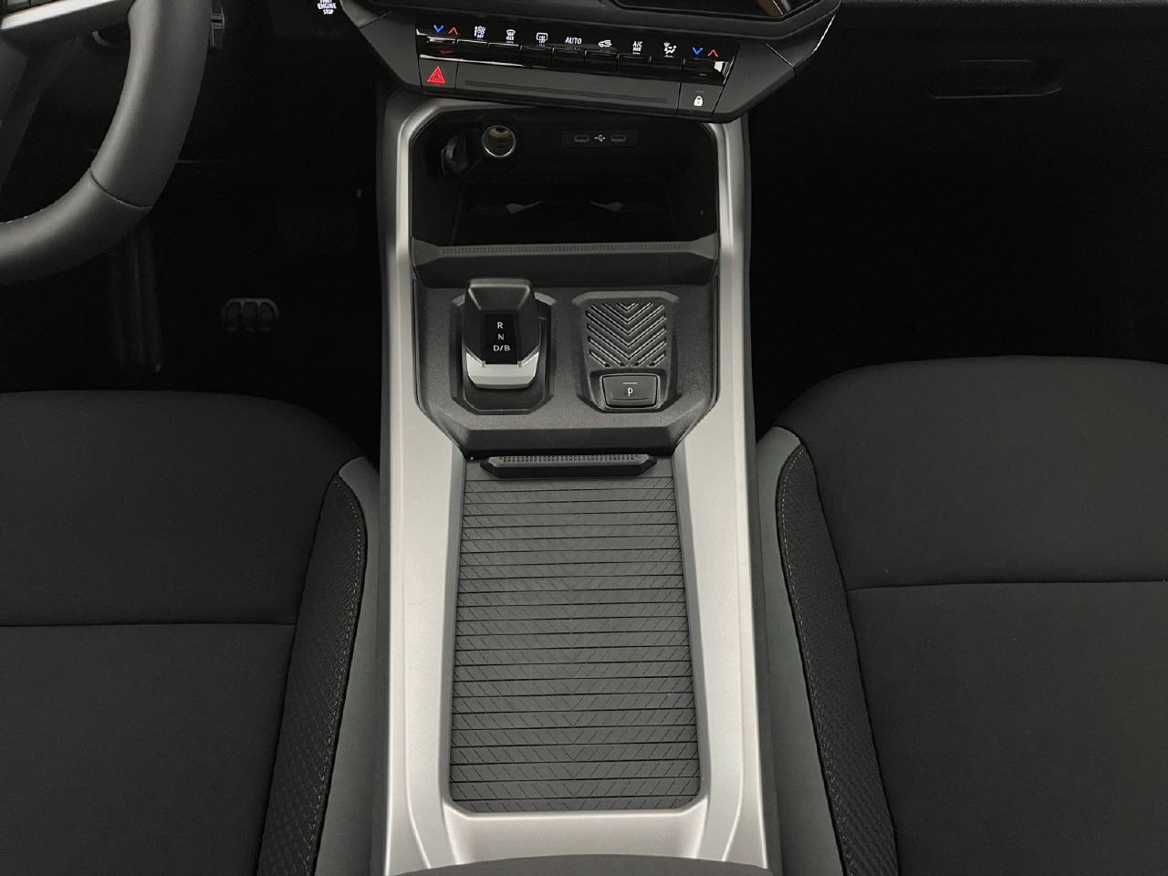 DACIA Bigster 1.2 Hybrid Extreme 4WD-image-13