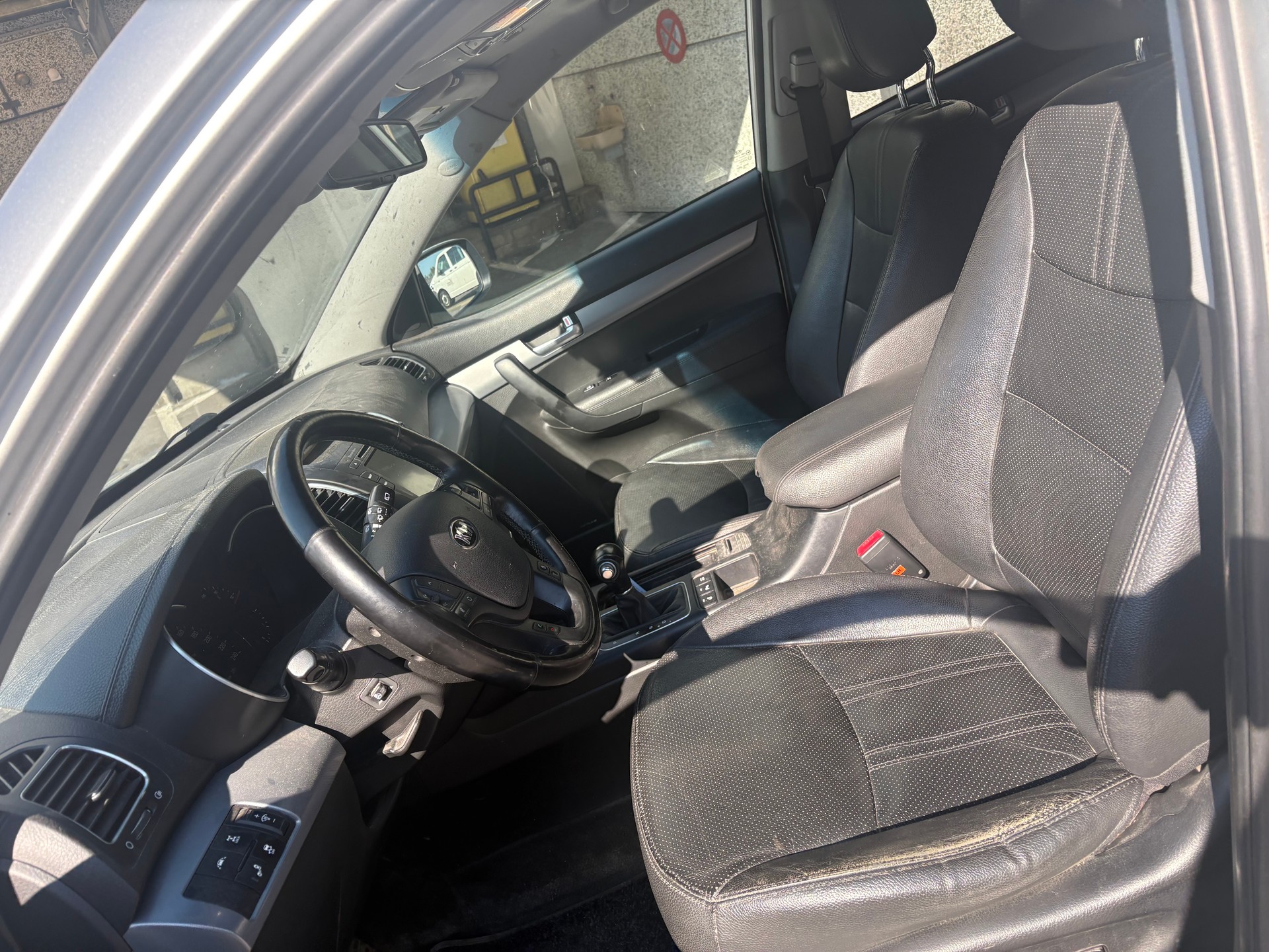 KIA Sorento 2.2 CRDI LX Automatic-image-4