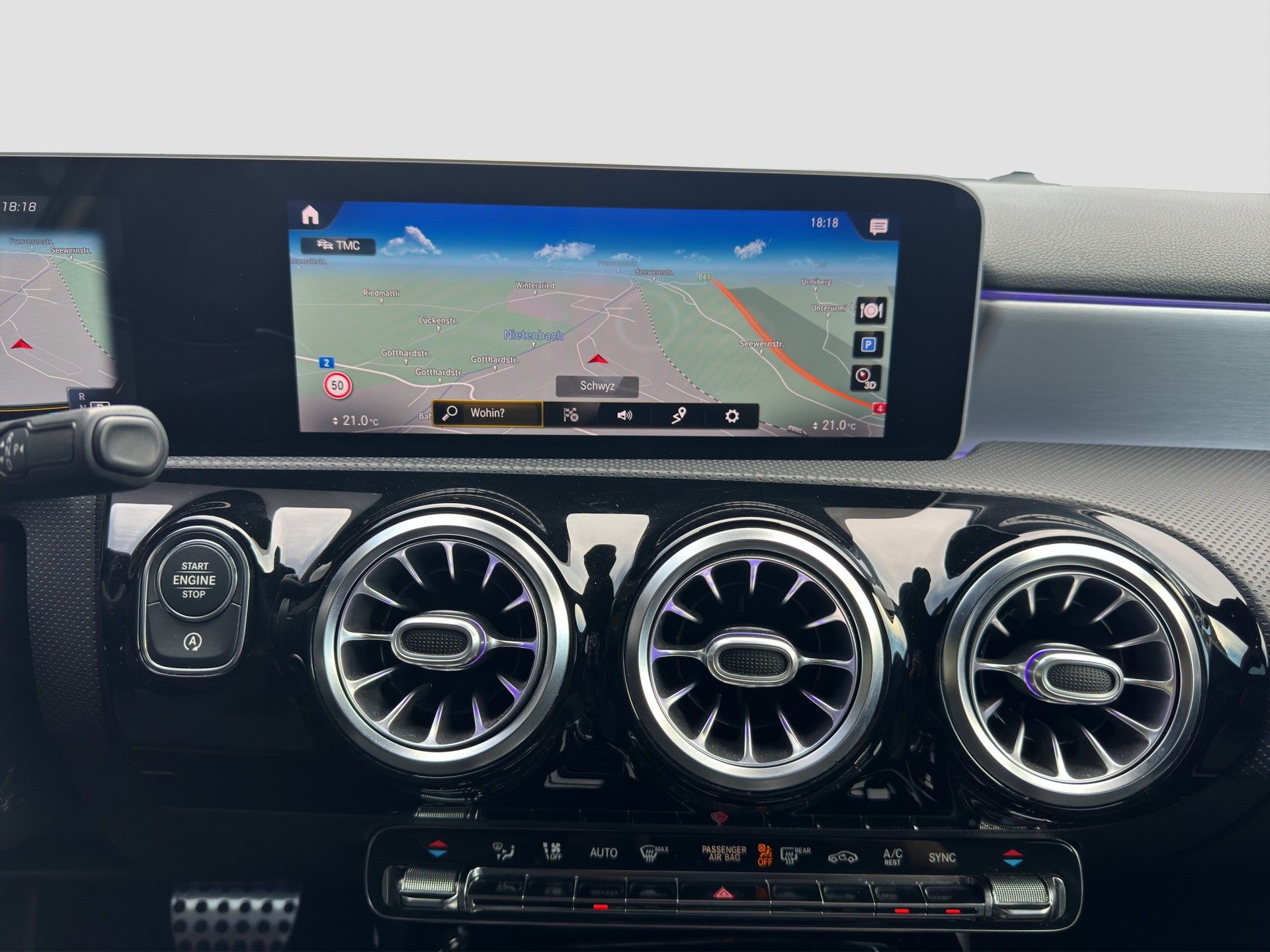 MERCEDES-BENZ A 35 AMG 4Matic Speedshift-image-5