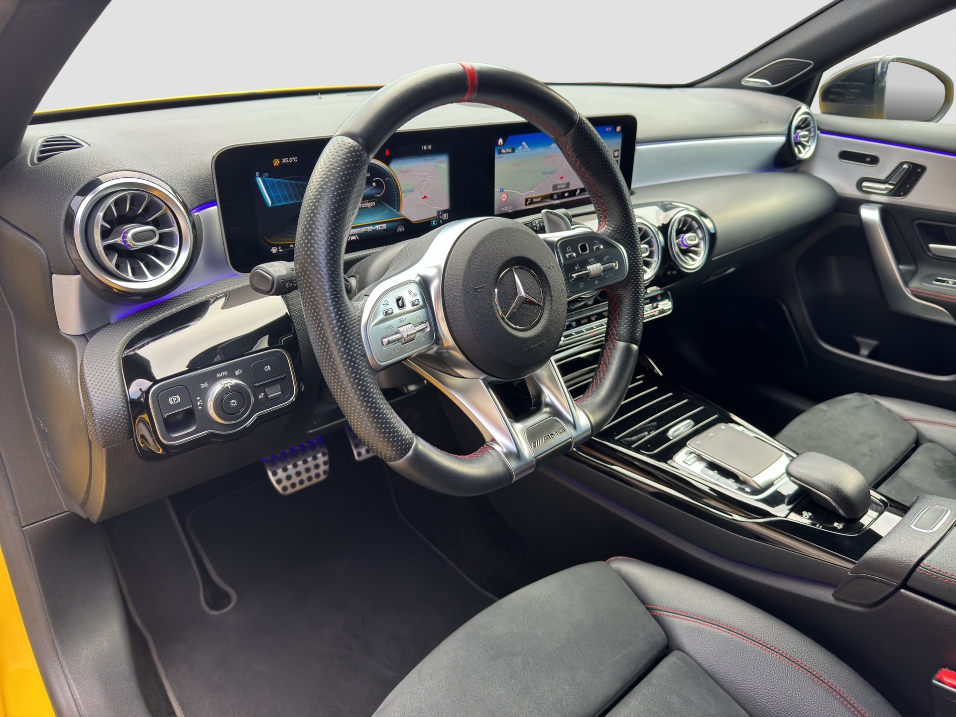MERCEDES-BENZ A 35 AMG 4Matic Speedshift-image-8