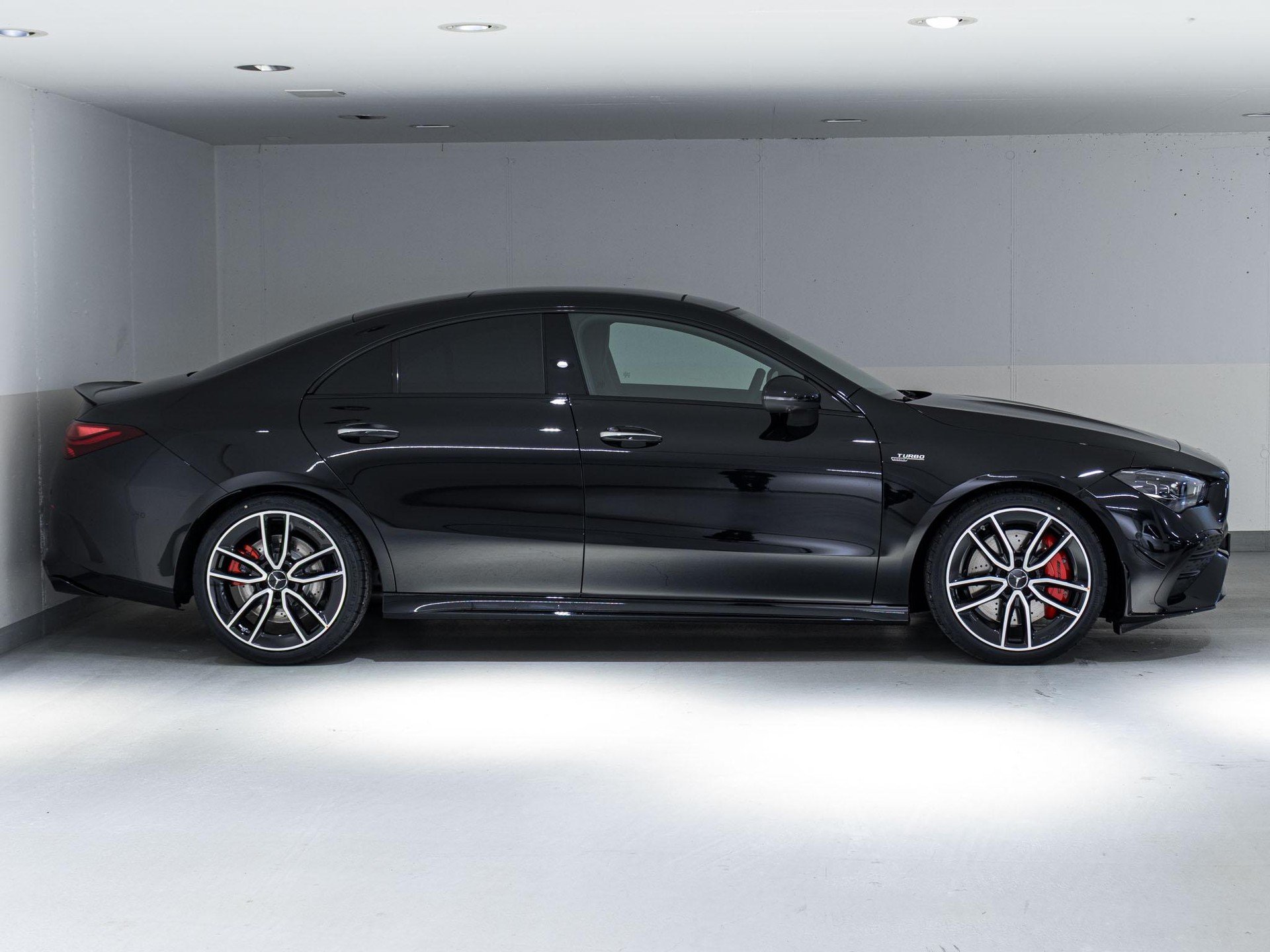 MERCEDES-BENZ CLA 35 AMG 4MATIC Coupé-image-1