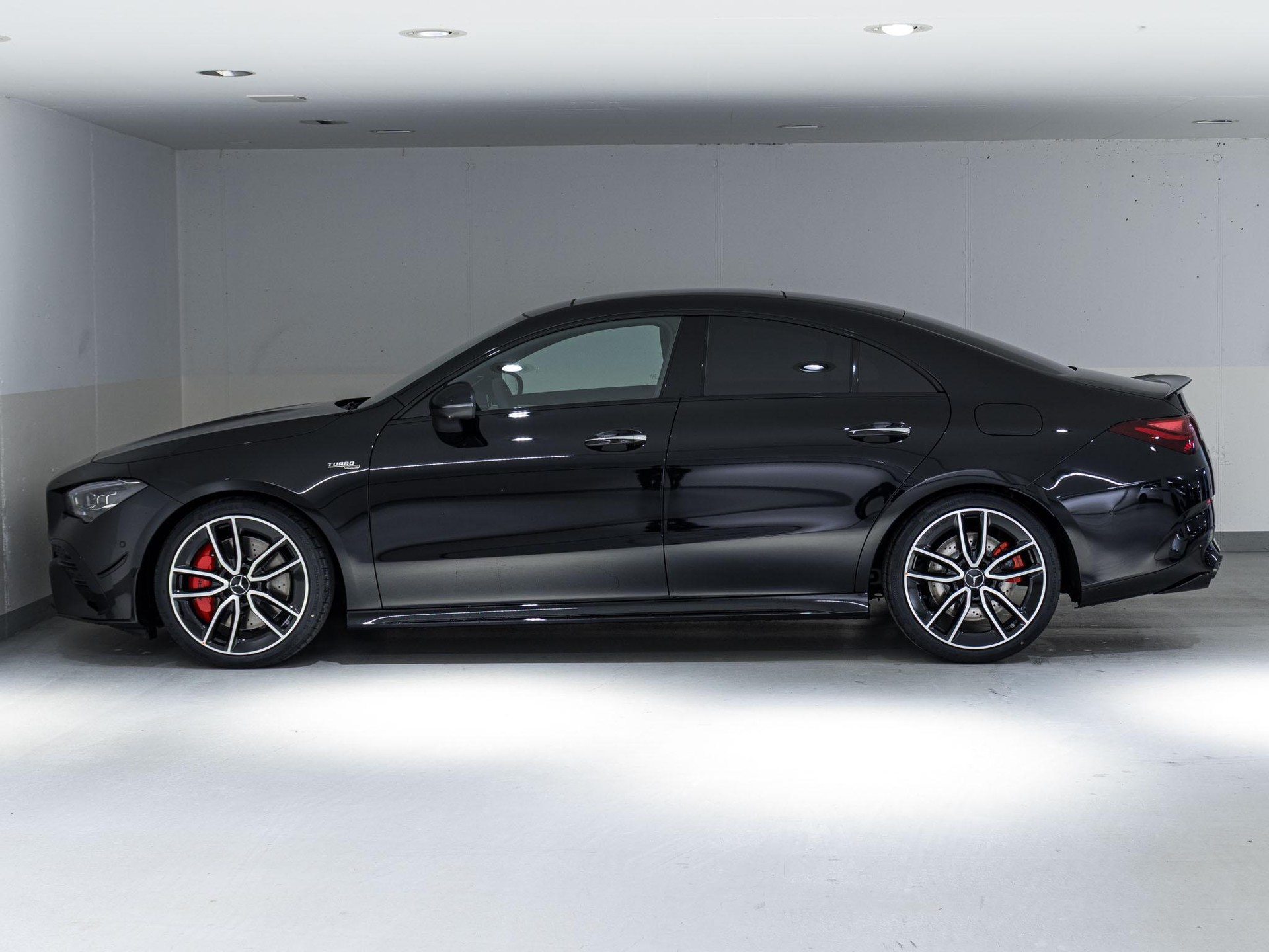 MERCEDES-BENZ CLA 35 AMG 4MATIC Coupé-image-4