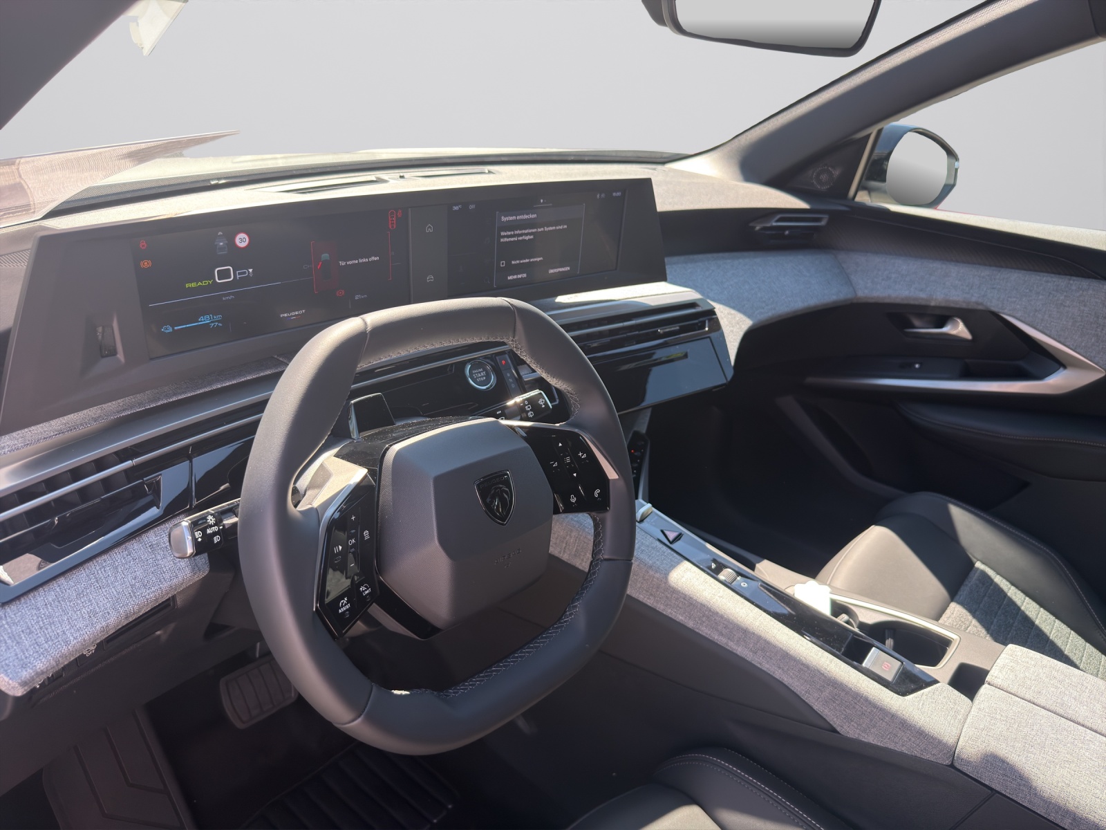 PEUGEOT 5008 NEW 97kWh Long Range Allure-showroom-element-1