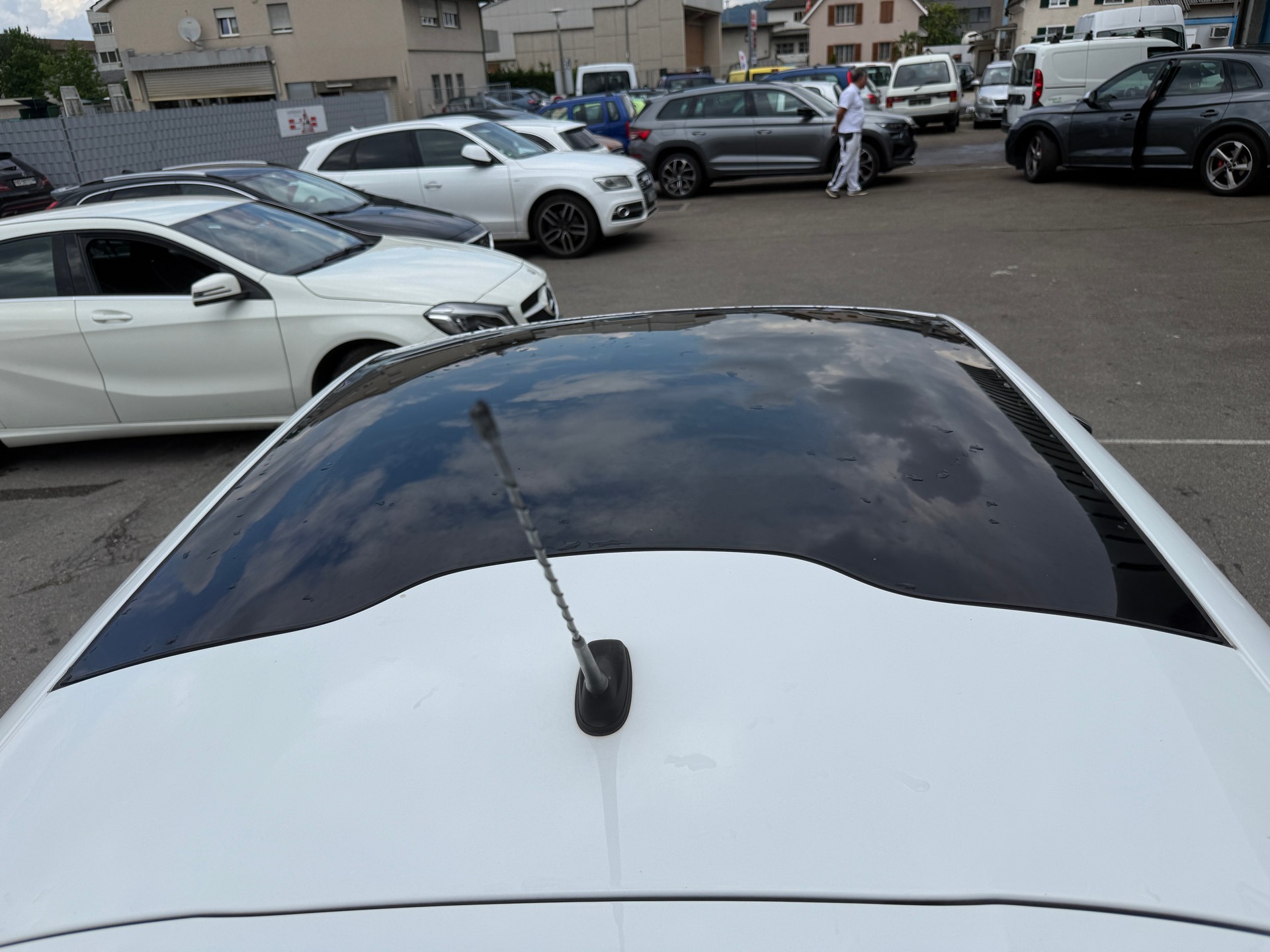 PEUGEOT 208 1.6 Turbo GTi-image-6