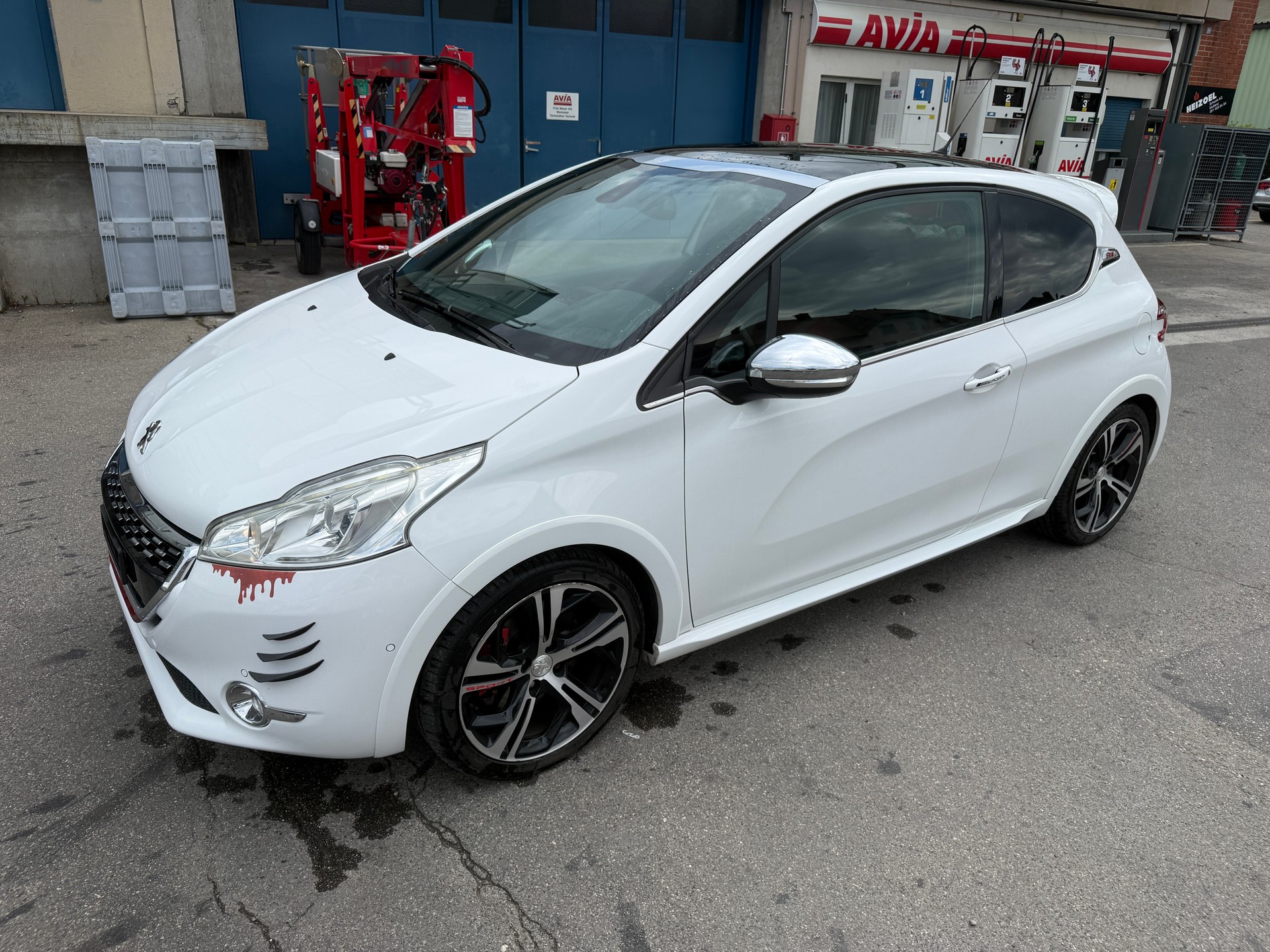 PEUGEOT 208 1.6 Turbo GTi-image-1