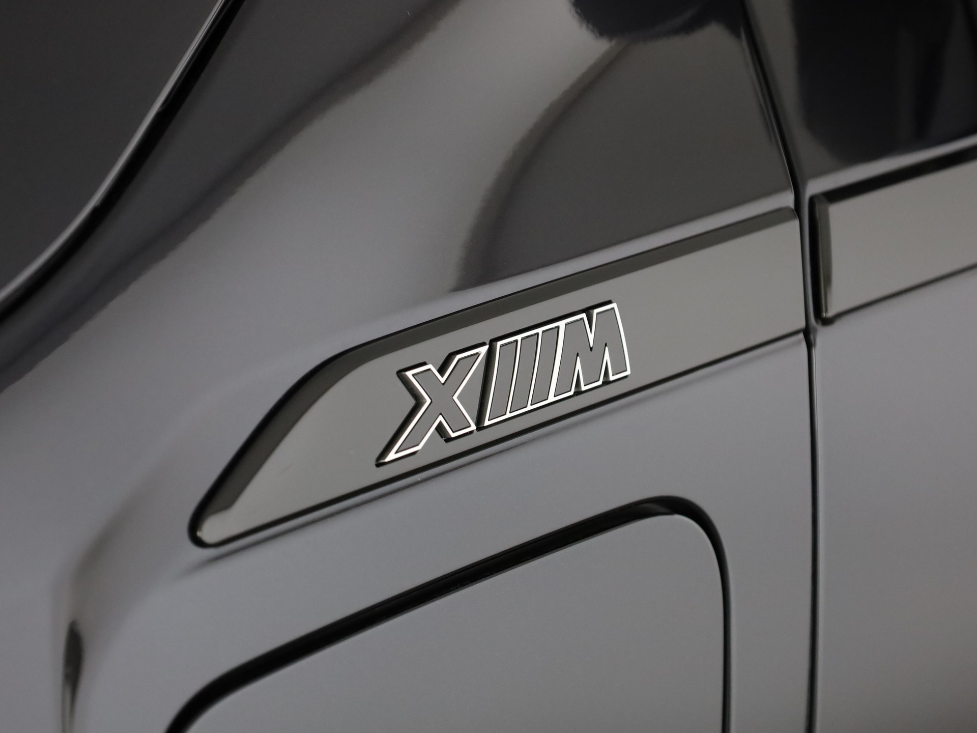 BMW XM 50e Plug-in Hybrid-image-6