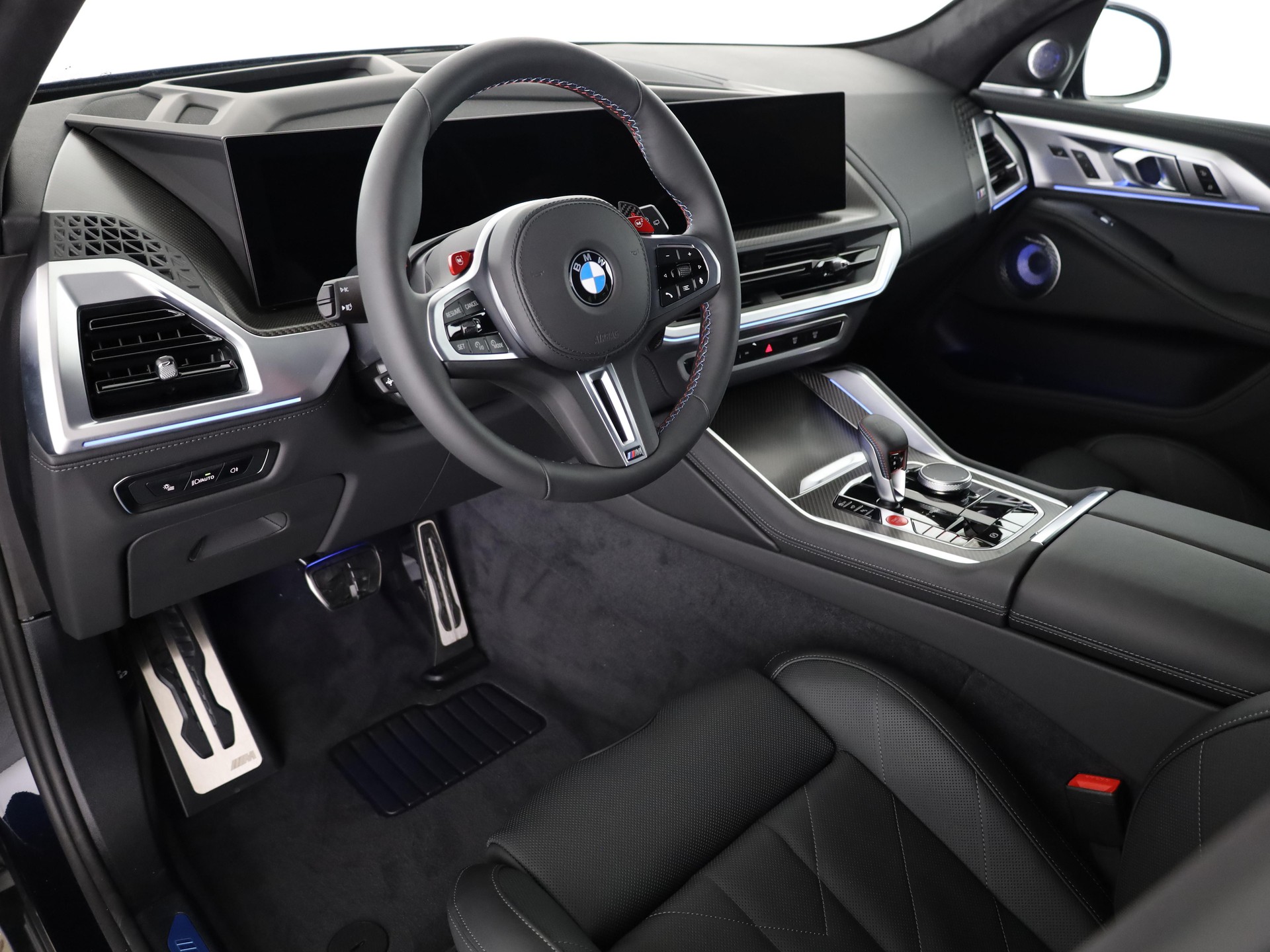 BMW XM 50e Plug-in Hybrid-image-12