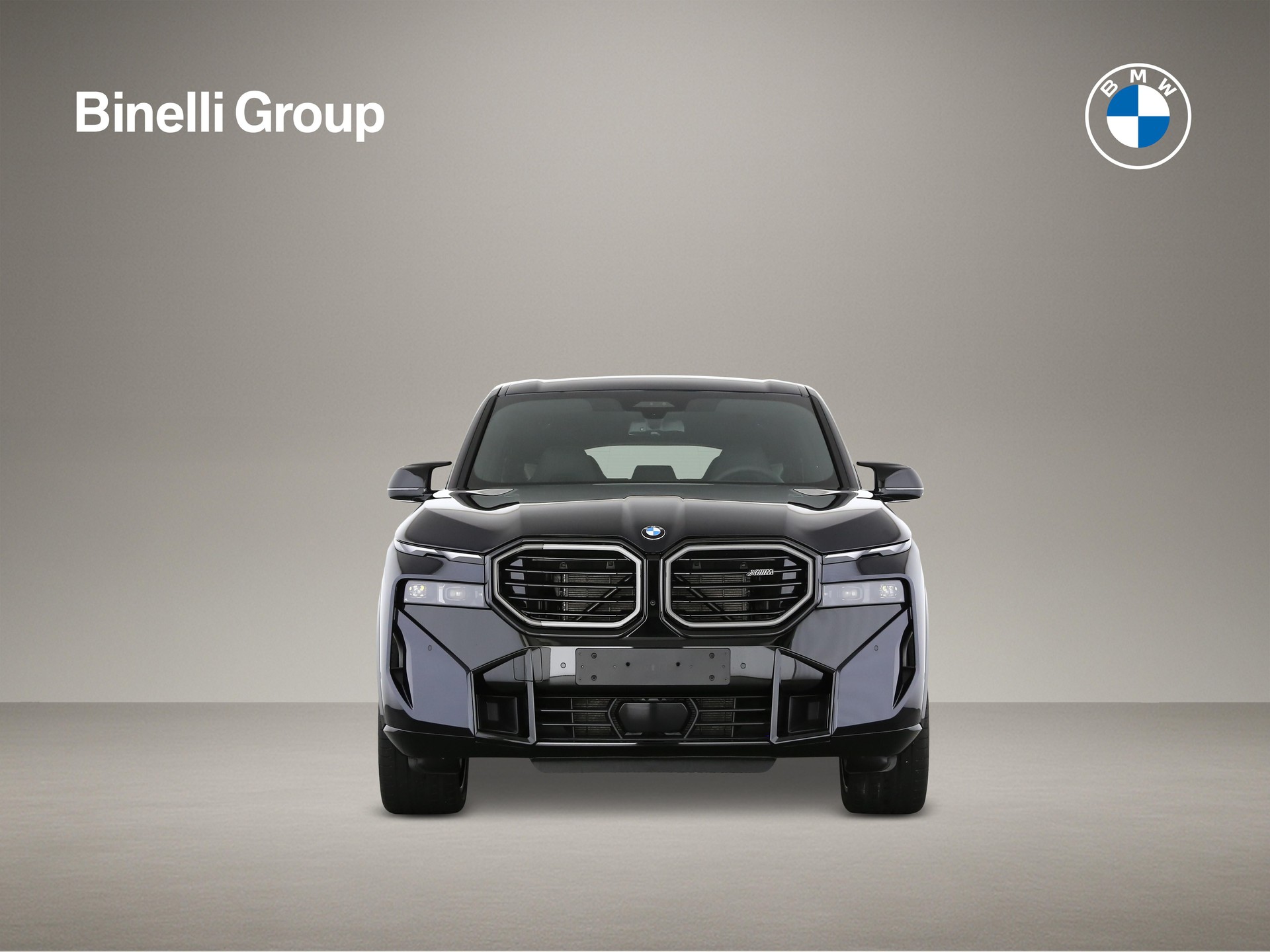BMW XM 50e Plug-in Hybrid-showroom-element-2