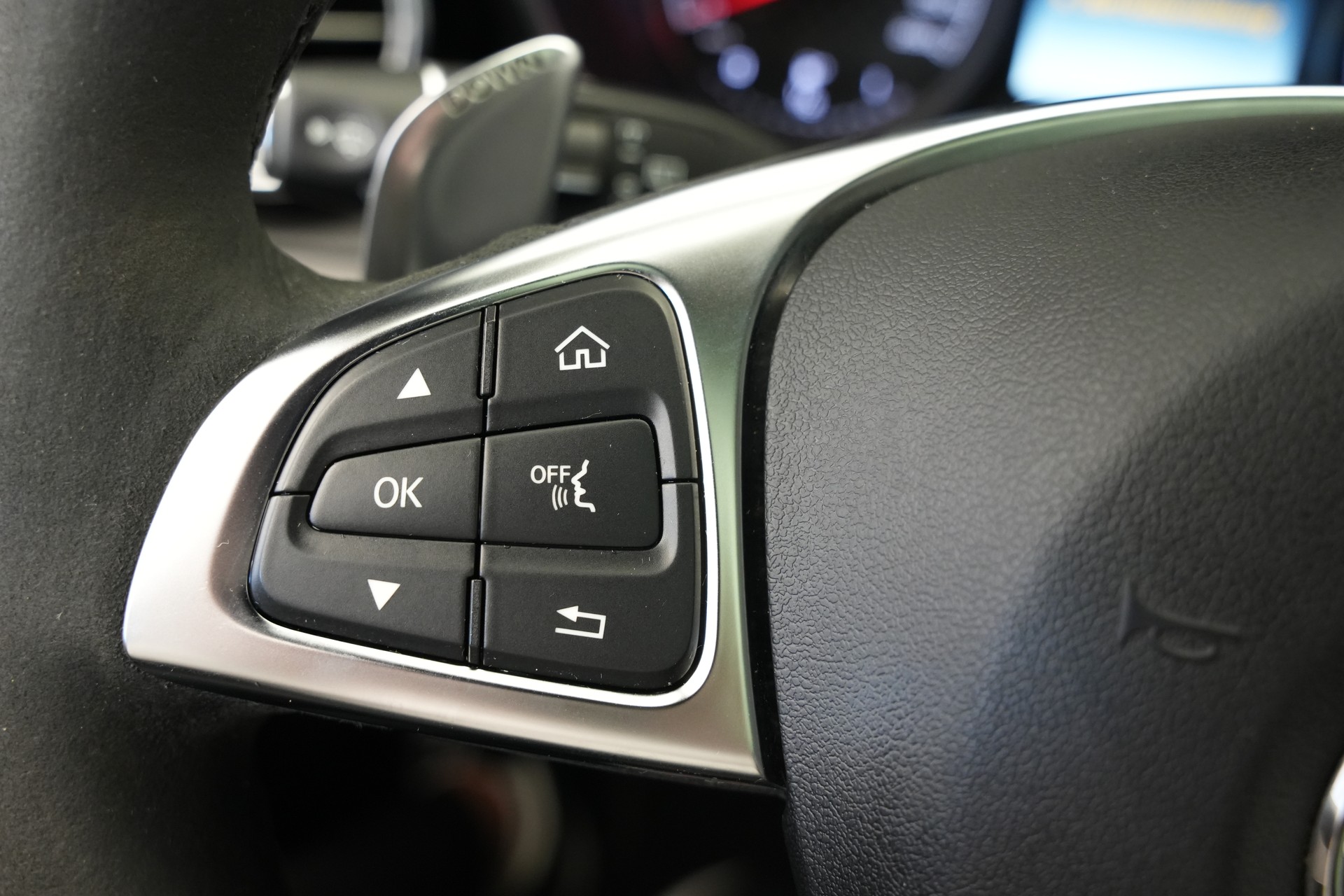 MERCEDES-BENZ GLC 43 AMG 4Matic 9G-Tronic *CH-Fahrzeug* *Luftfahrwerk*-image-21
