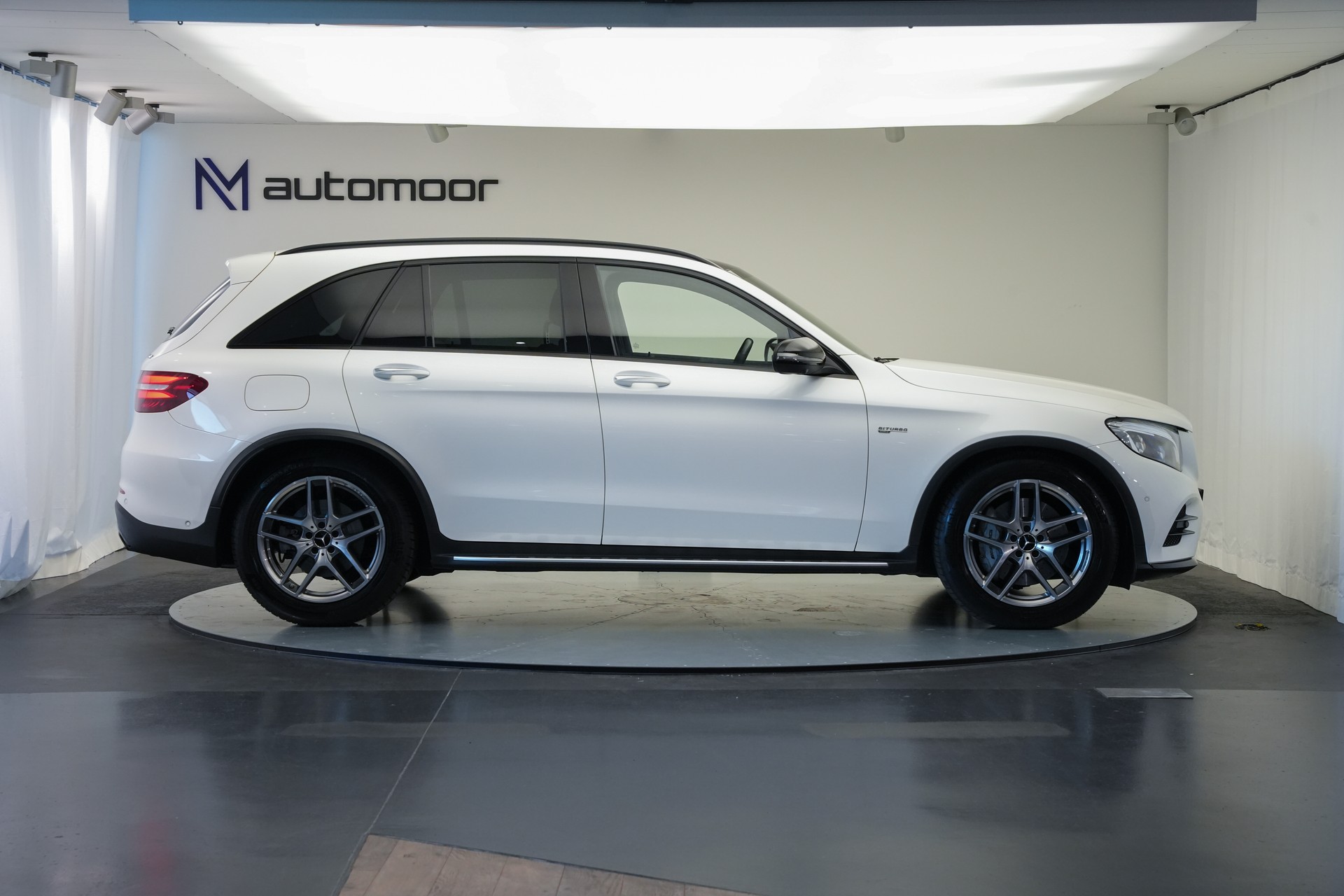 MERCEDES-BENZ GLC 43 AMG 4Matic 9G-Tronic *CH-Fahrzeug* *Luftfahrwerk*-image-3