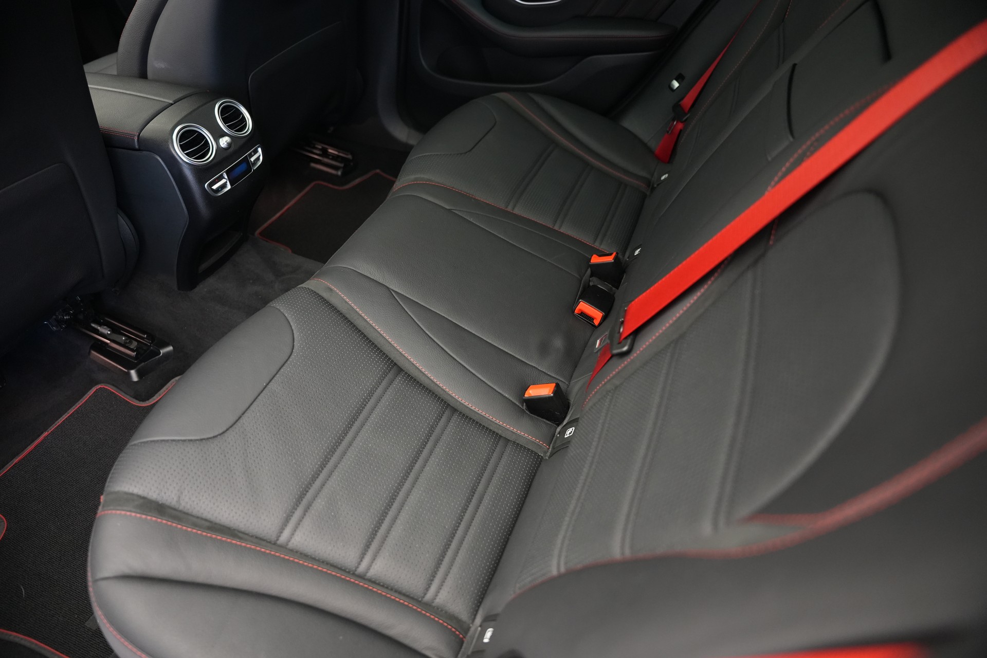 MERCEDES-BENZ GLC 43 AMG 4Matic 9G-Tronic *CH-Fahrzeug* *Luftfahrwerk*-image-14