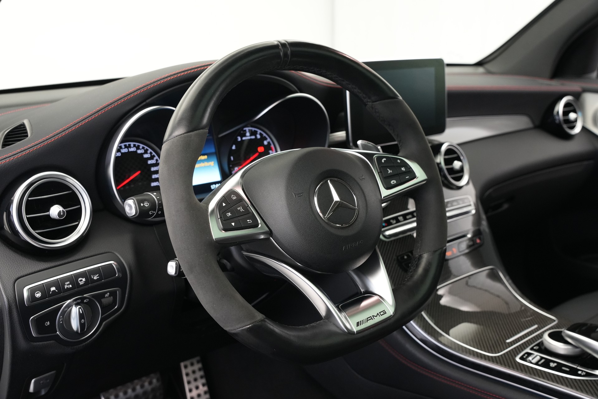 MERCEDES-BENZ GLC 43 AMG 4Matic 9G-Tronic *CH-Fahrzeug* *Luftfahrwerk*-image-19